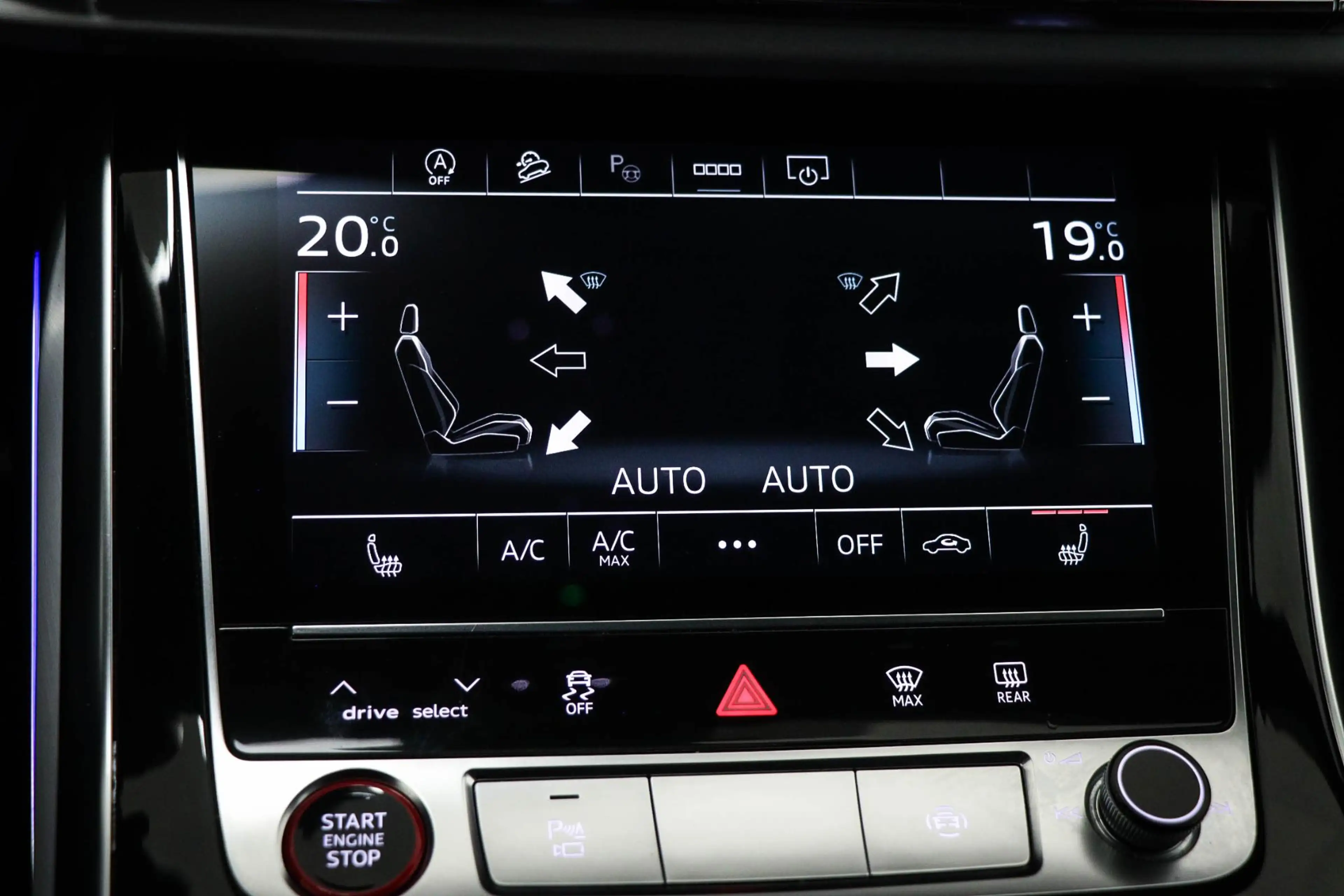 Audi Q7 4.0 TFSI SQ7 quattro 7p | PANORAMDAK | LEDER | STO — photo 42