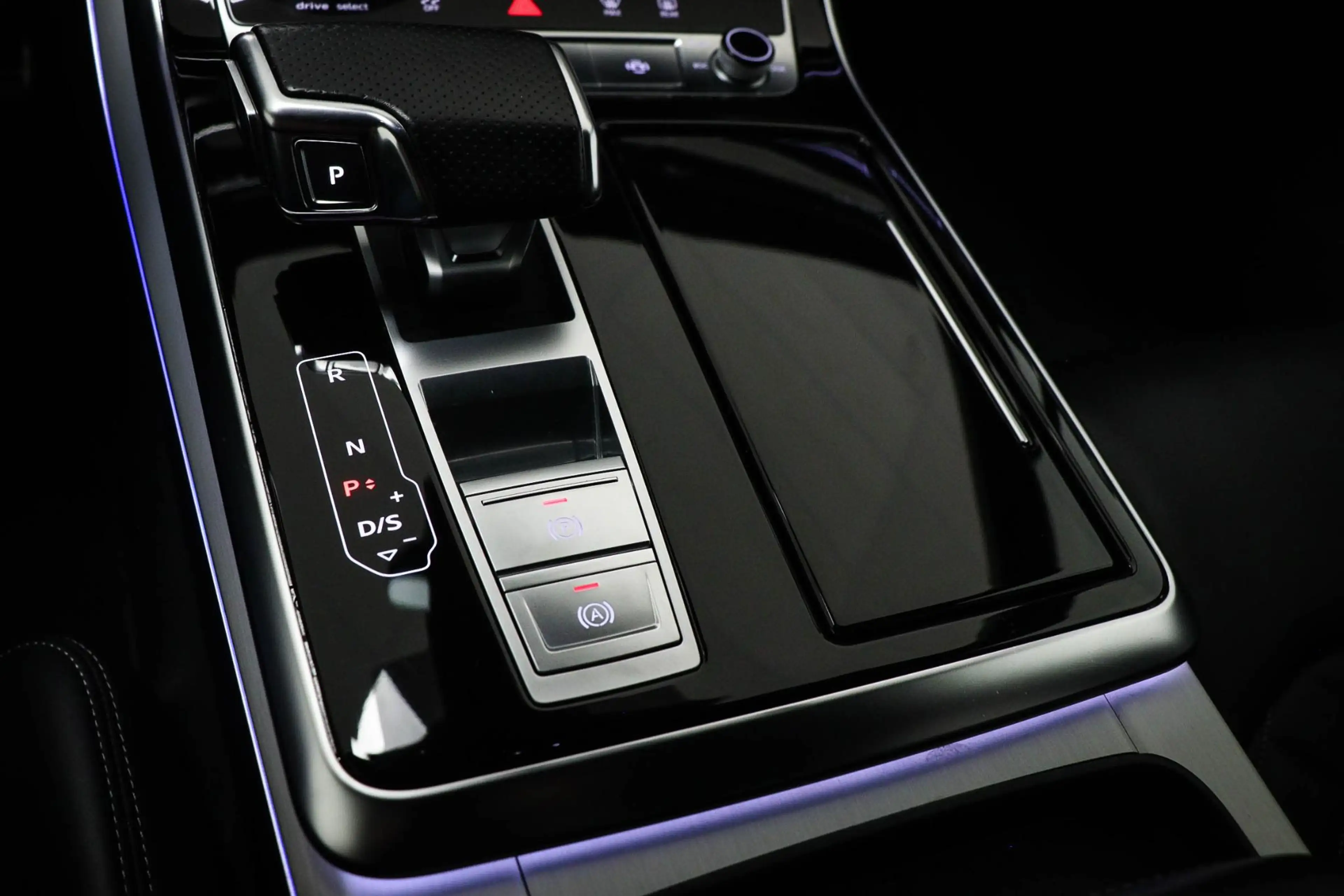 Audi Q7 4.0 TFSI SQ7 quattro 7p | PANORAMDAK | LEDER | STO — photo 38