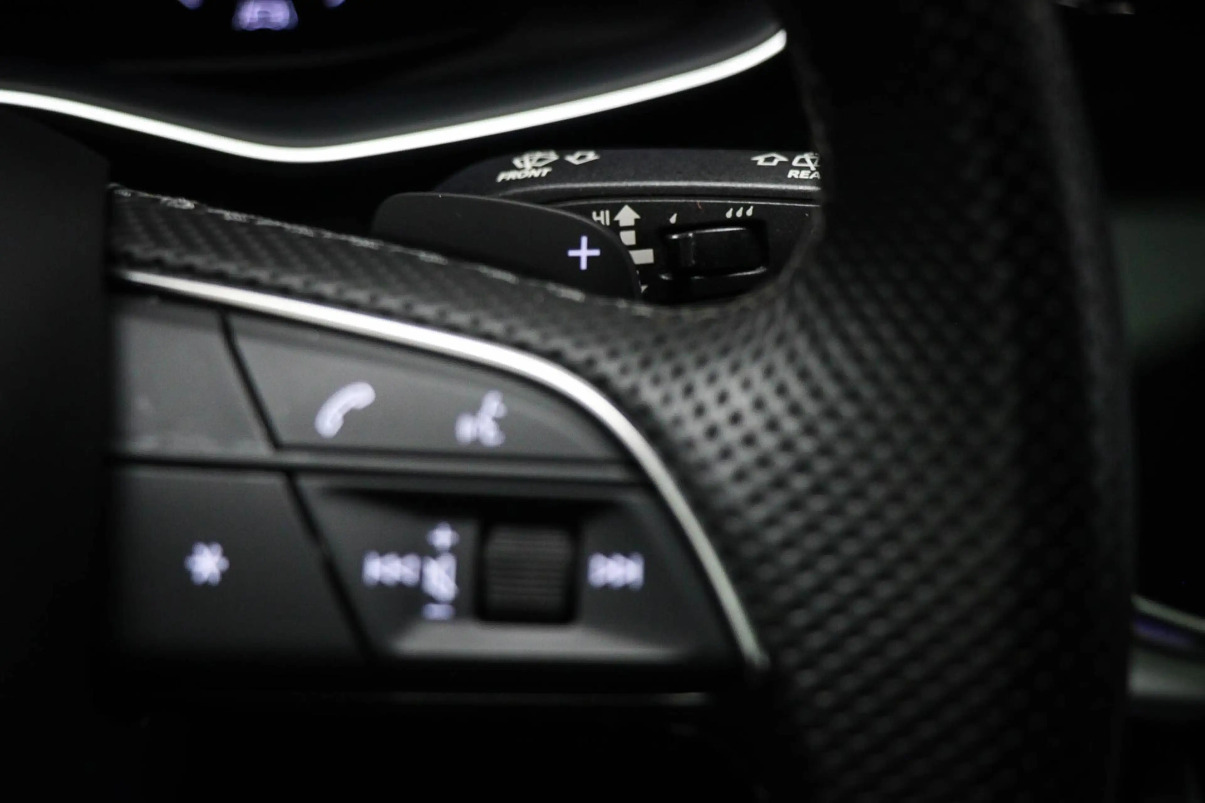 Audi Q7 4.0 TFSI SQ7 quattro 7p | PANORAMDAK | LEDER | STO — photo 36