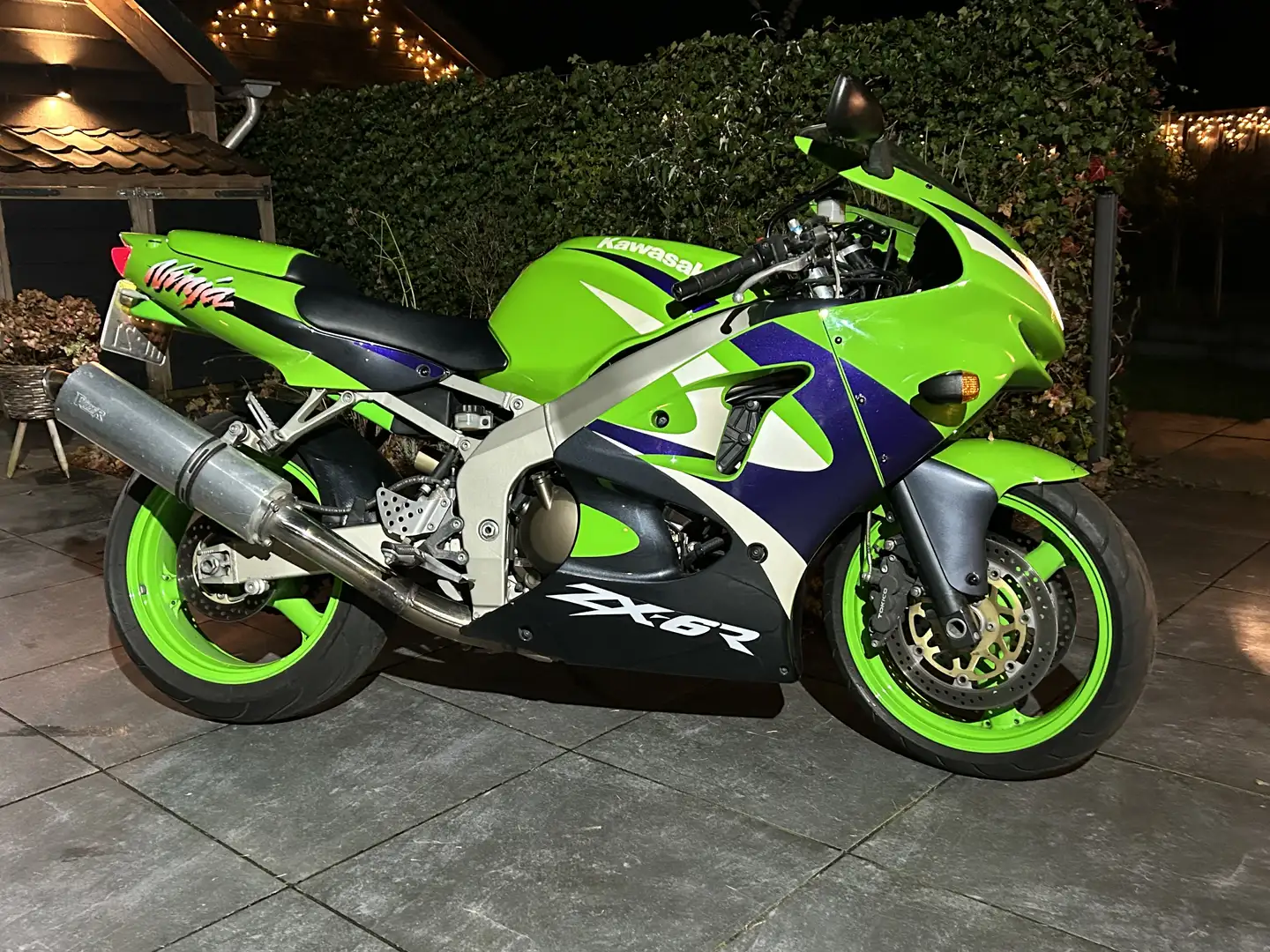 Kawasaki ZX 600 ZX6R - 2