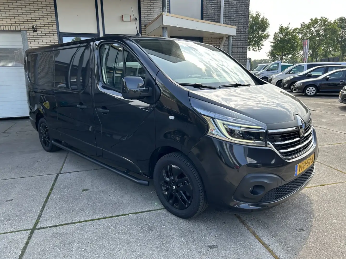Renault Trafic 2.0 dCi T29 LANG 170 PK AUTOMAAT Zwart - 1