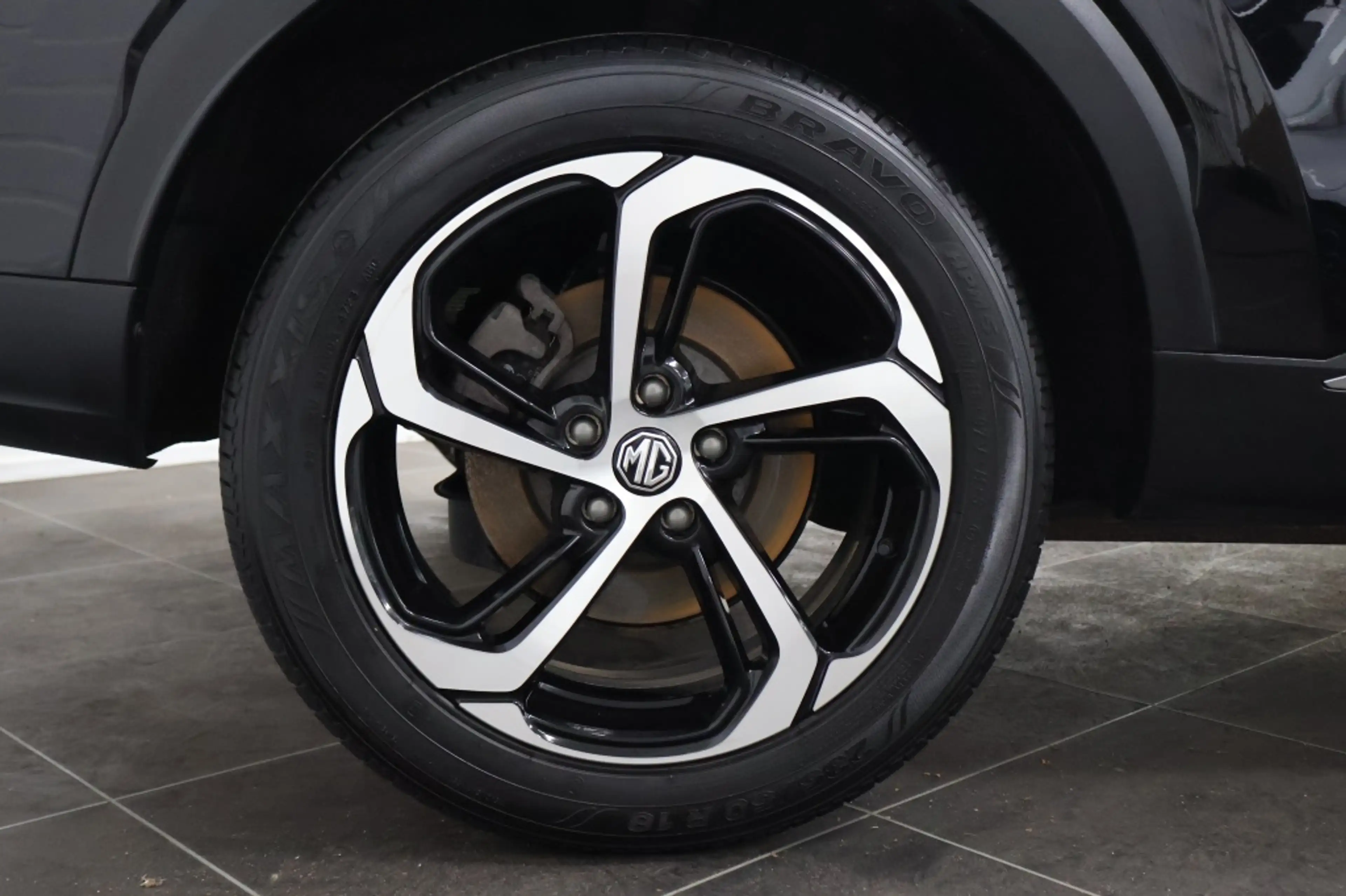 MG EHS 1.5 TGDI Luxury — photo 7
