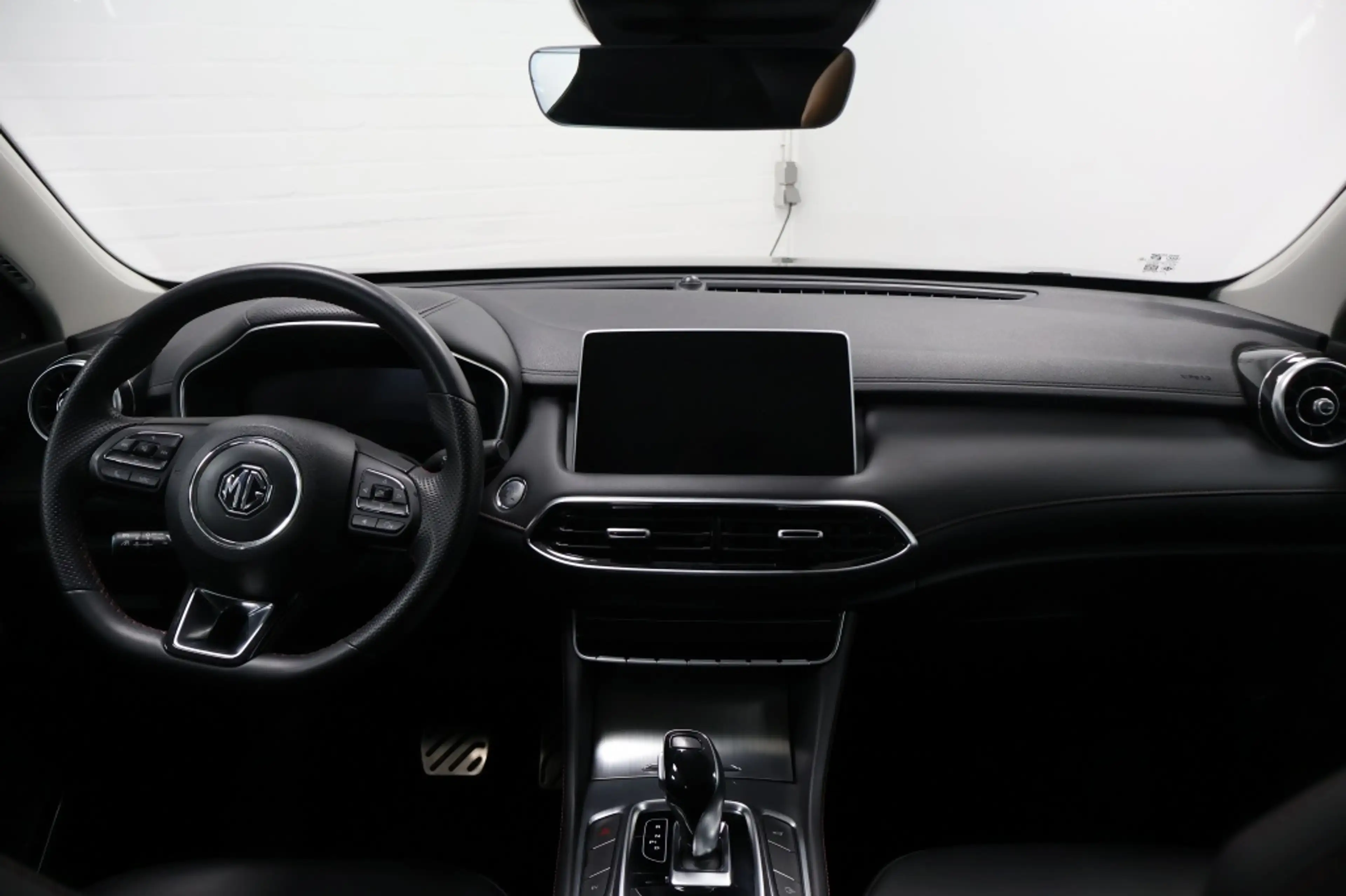 MG EHS 1.5 TGDI Luxury — photo 12