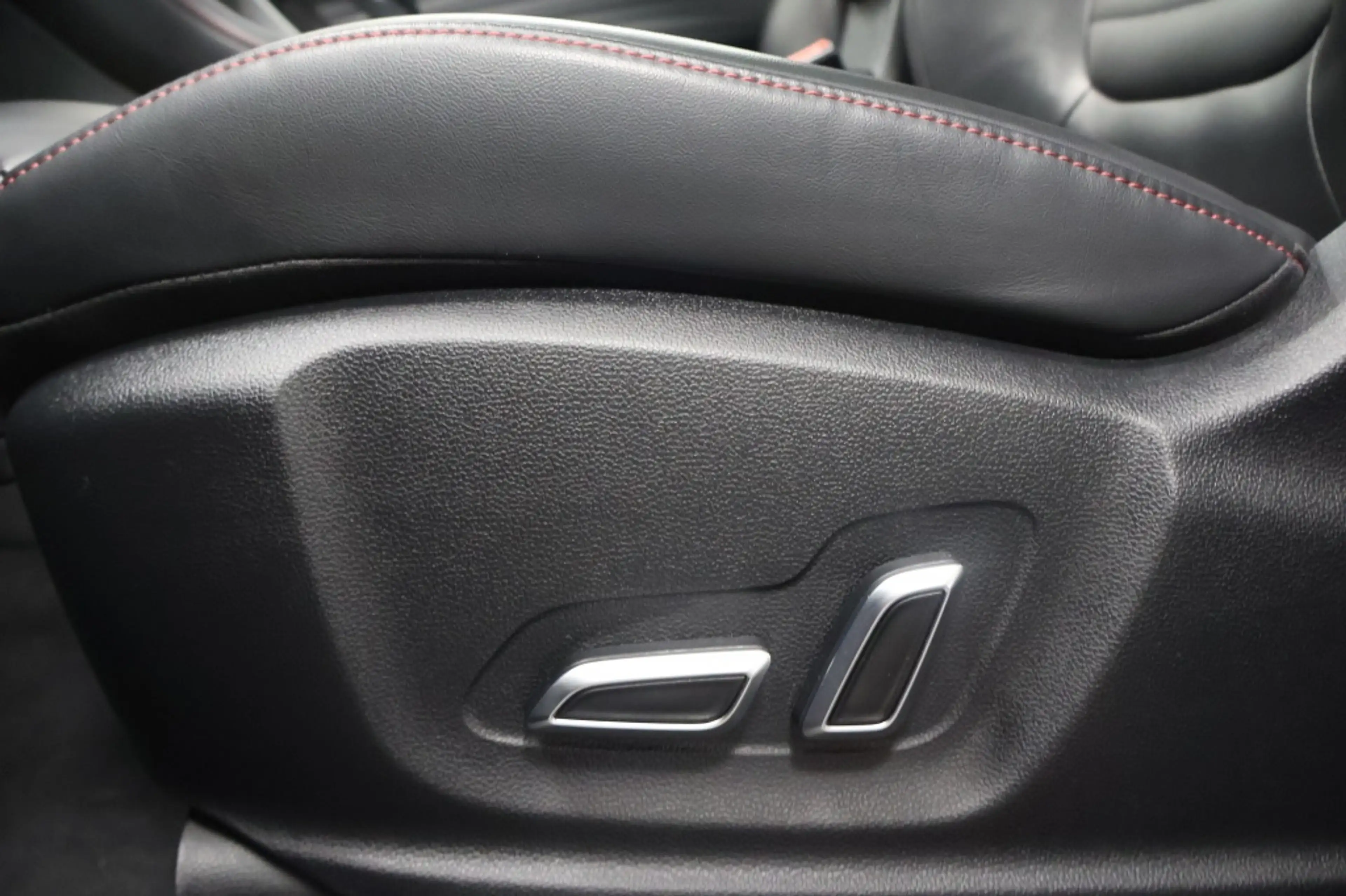 MG EHS 1.5 TGDI Luxury — photo 15