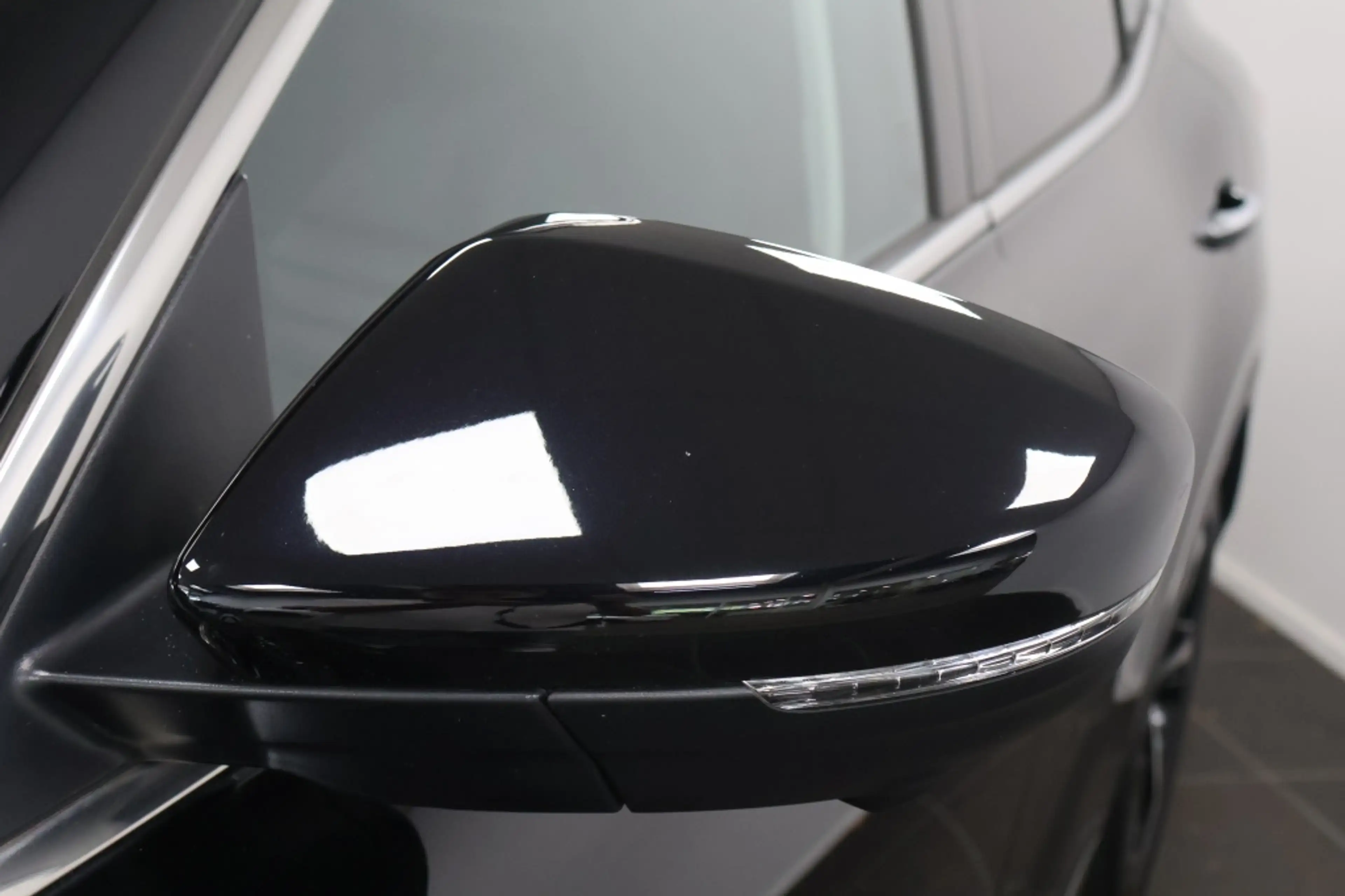 MG EHS 1.5 TGDI Luxury — photo 5