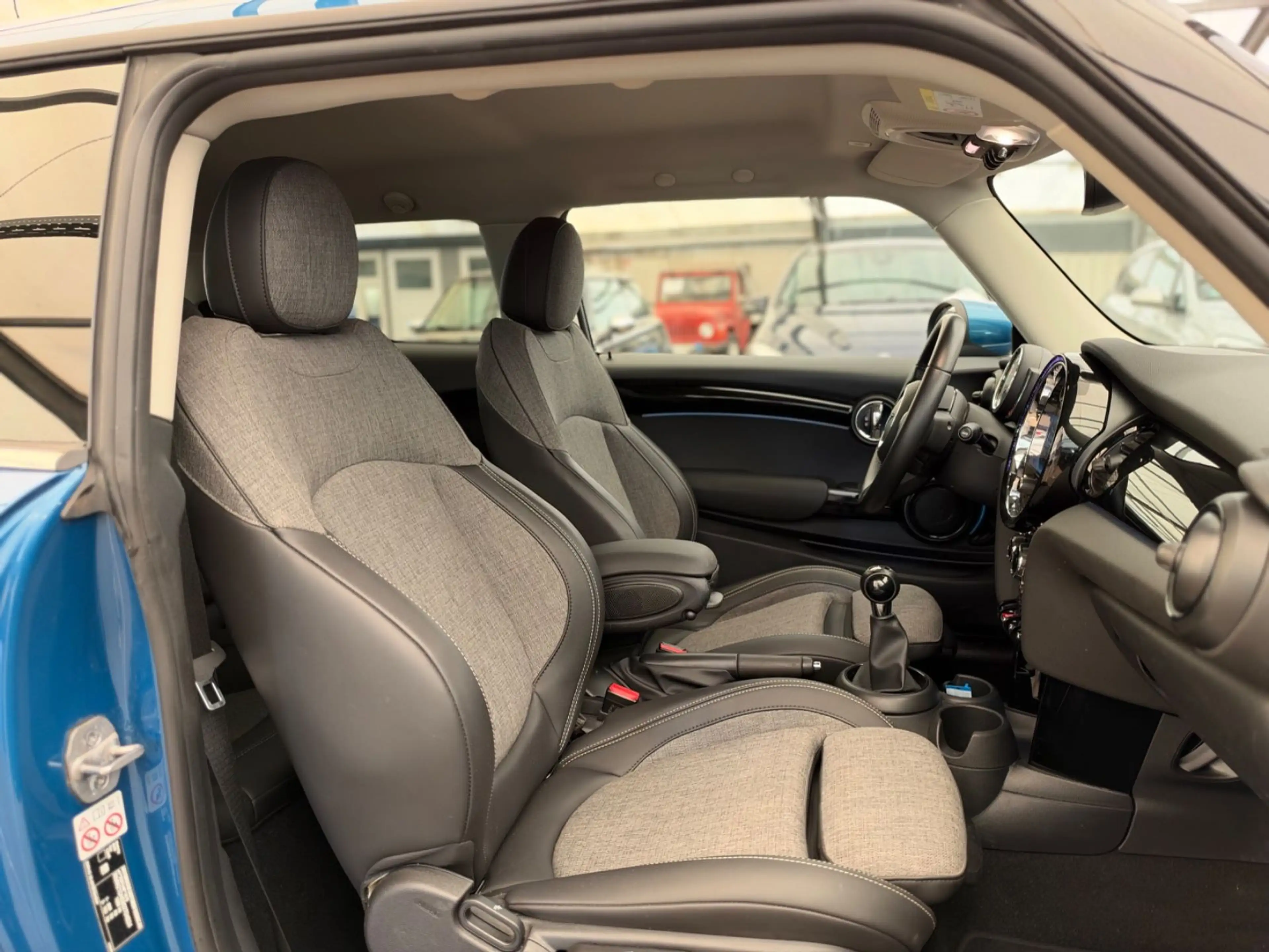 MINI One /LED/Navi/Apple-CarPlay/Sportsitze/PDC — photo 15