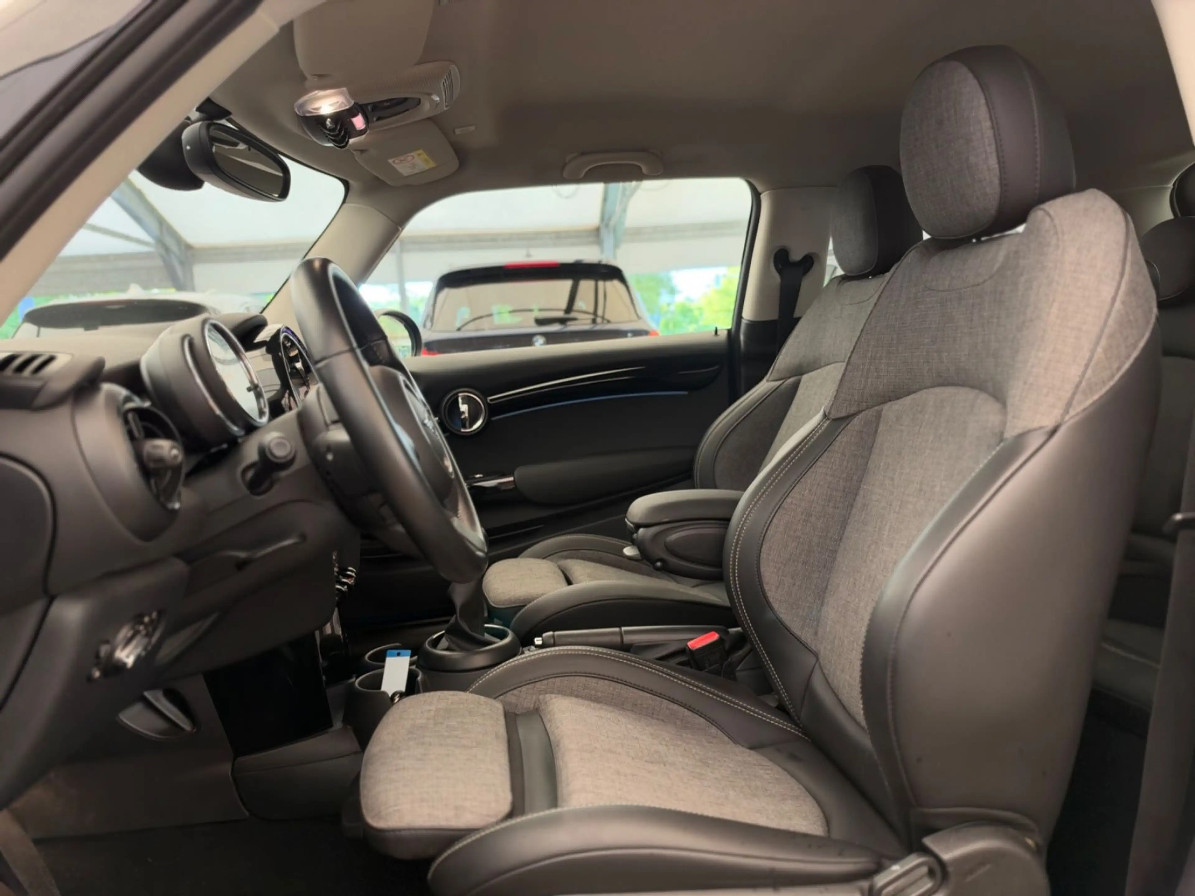 MINI One /LED/Navi/Apple-CarPlay/Sportsitze/PDC — photo 11