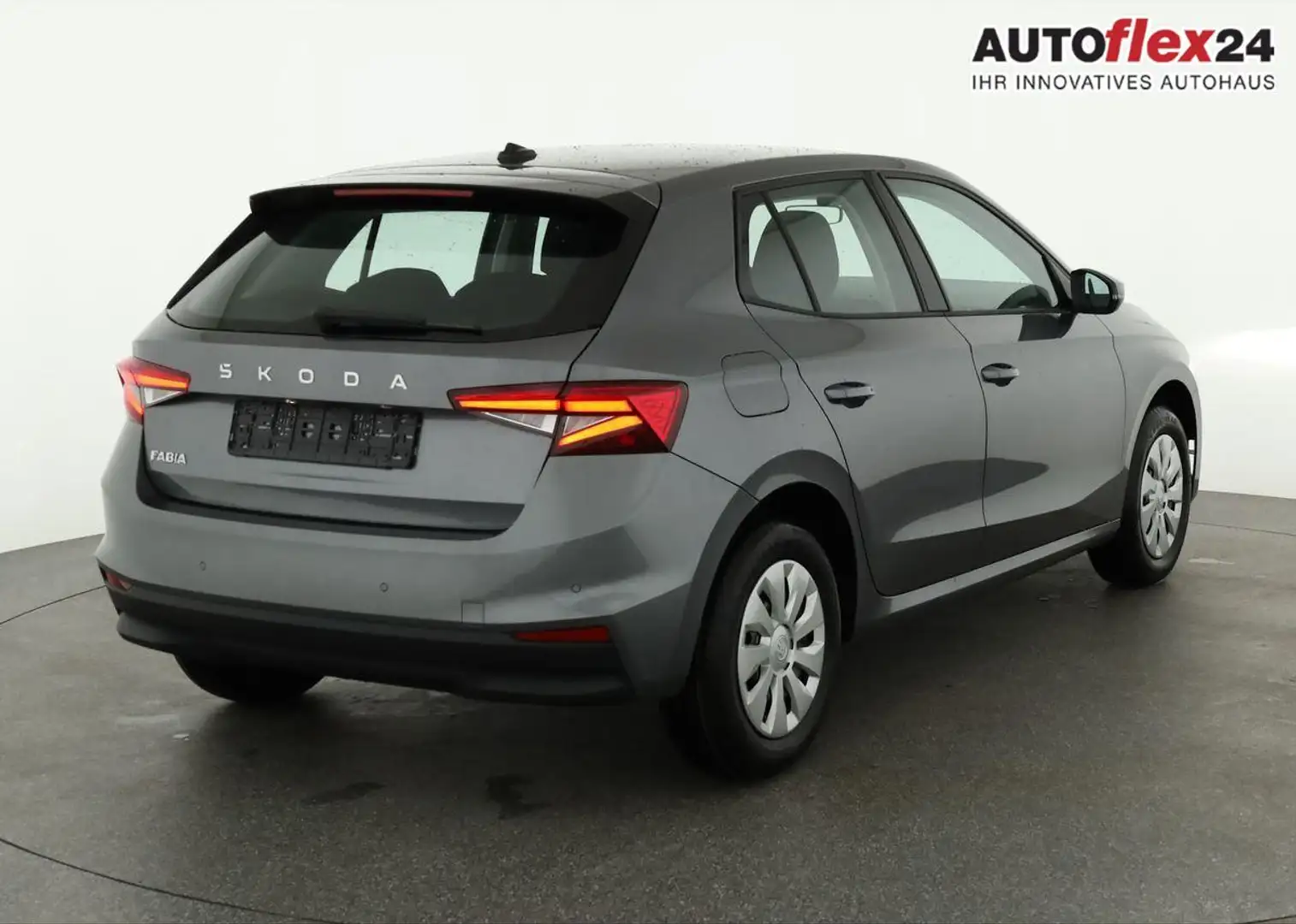 Skoda Fabia Selection 1.0 TSI Selection, Park, Winterpaket,... Gris - 2