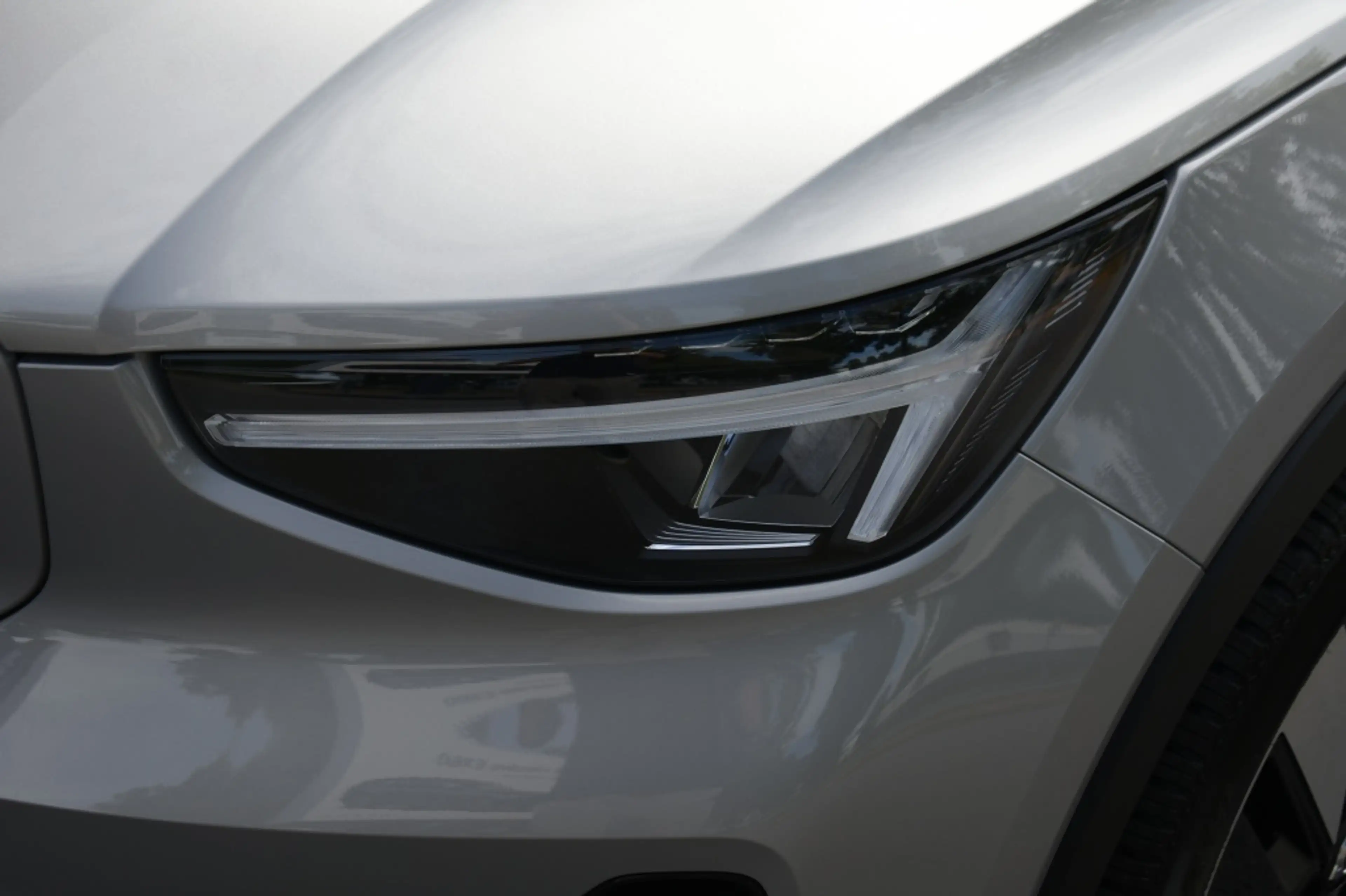 Volvo EX40 Extended Range Plus 252Pk/82kWh | Trekhaak | Clima — photo 9