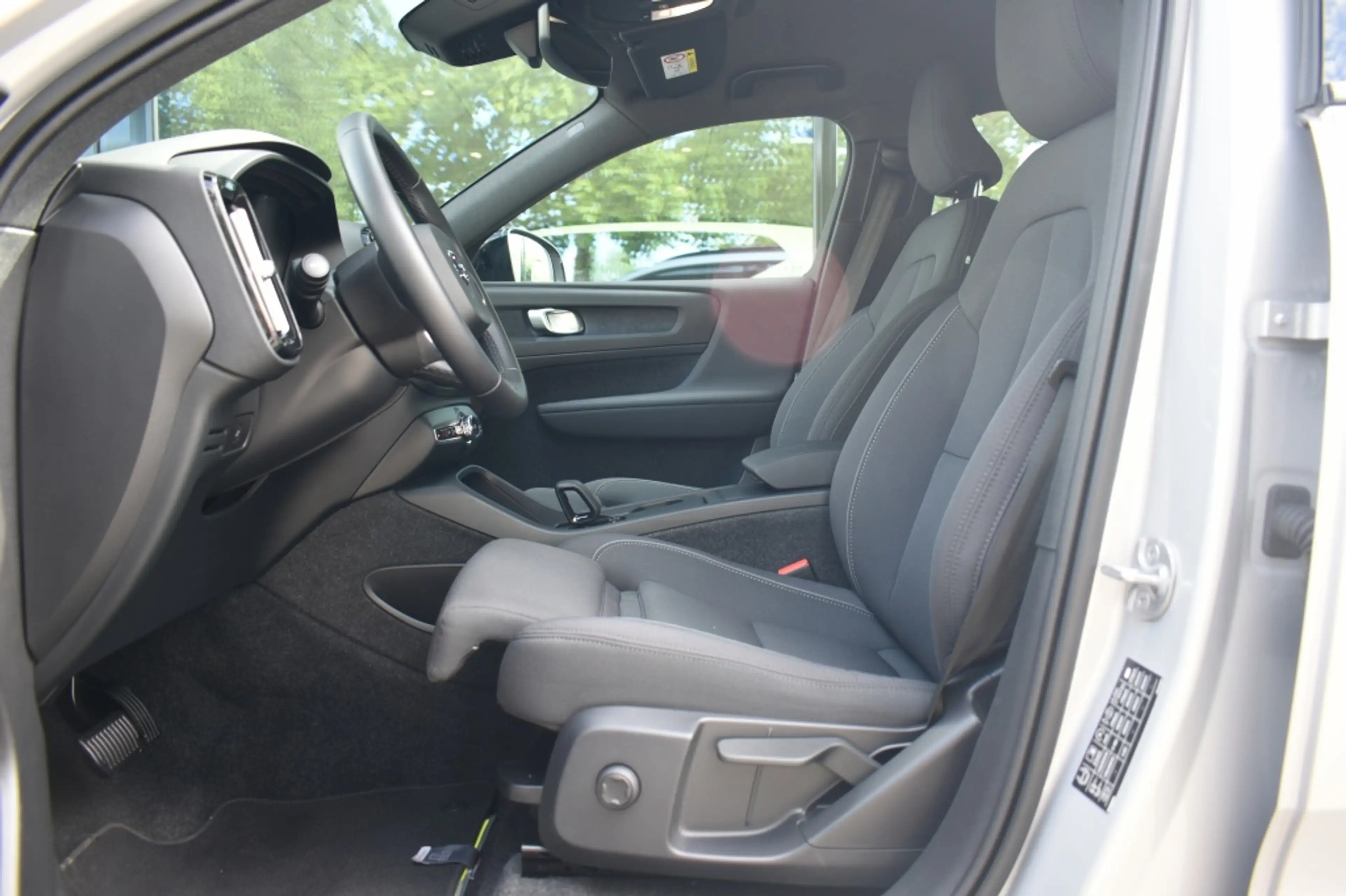 Volvo EX40 Extended Range Plus 252Pk/82kWh | Trekhaak | Clima — photo 15