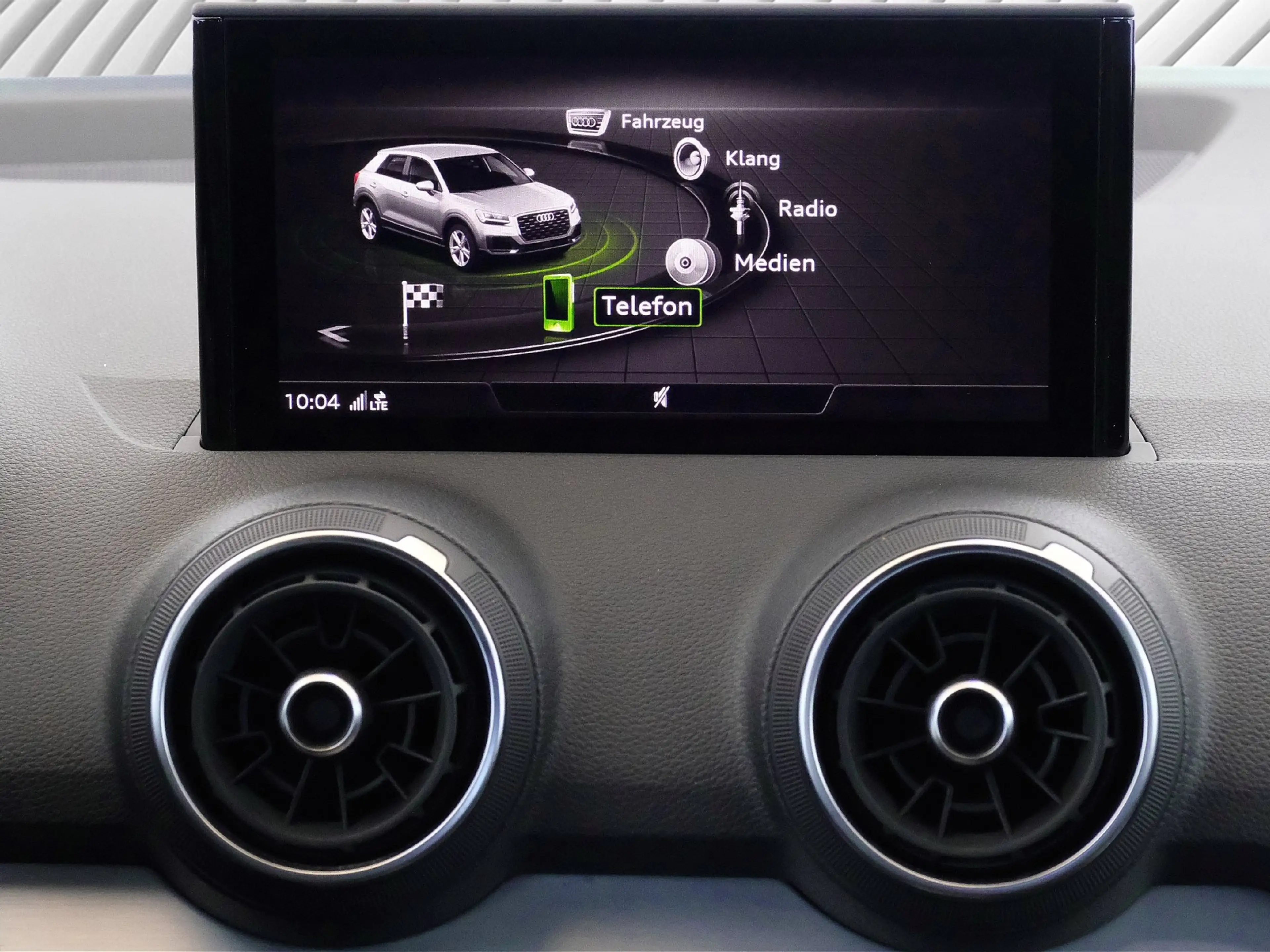 Audi SQ2 2.0 TFSI quattro — photo 14