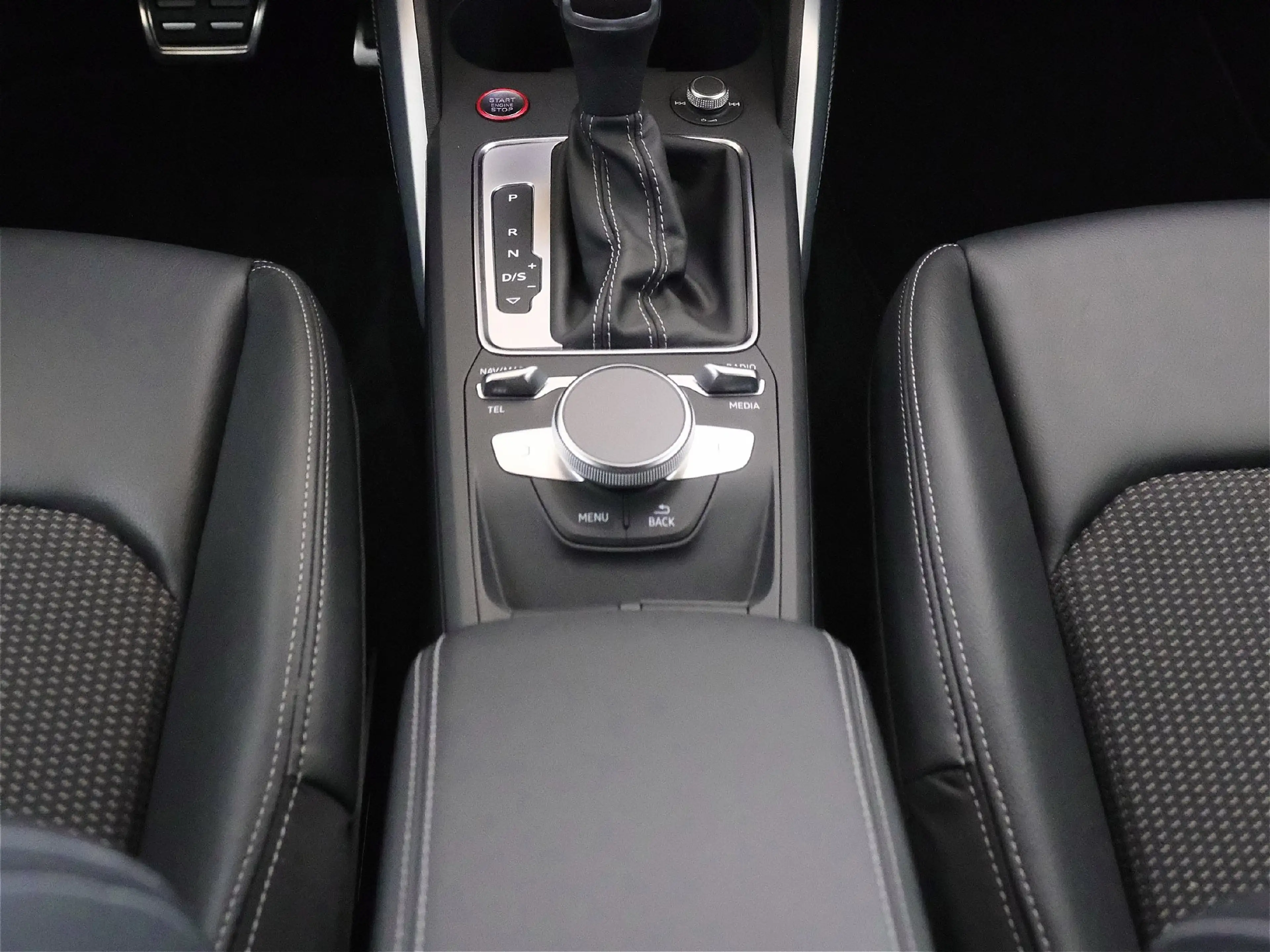 Audi SQ2 2.0 TFSI quattro — photo 13