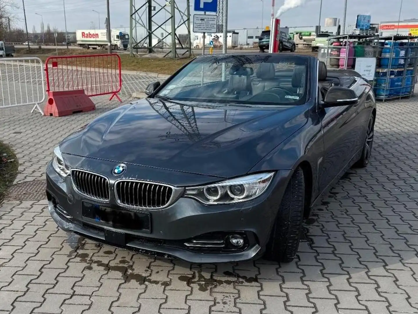 BMW 428 428i Cabrio Aut. Šedá - 2