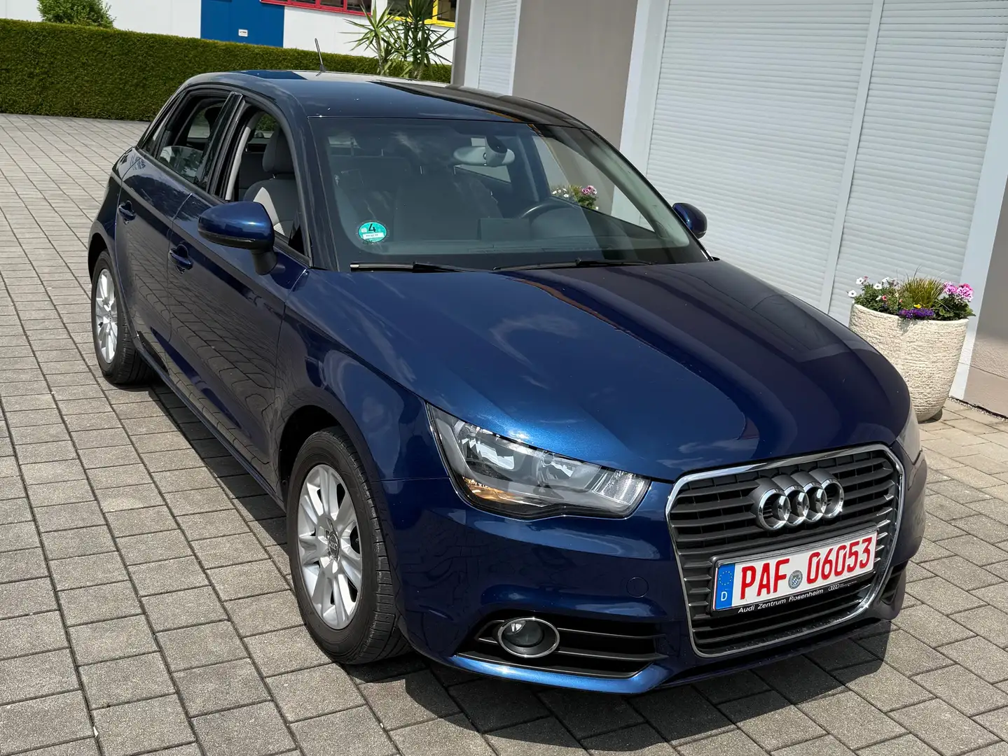 Audi A1 1.6 TDI Sportback Ambition Bleu - 1