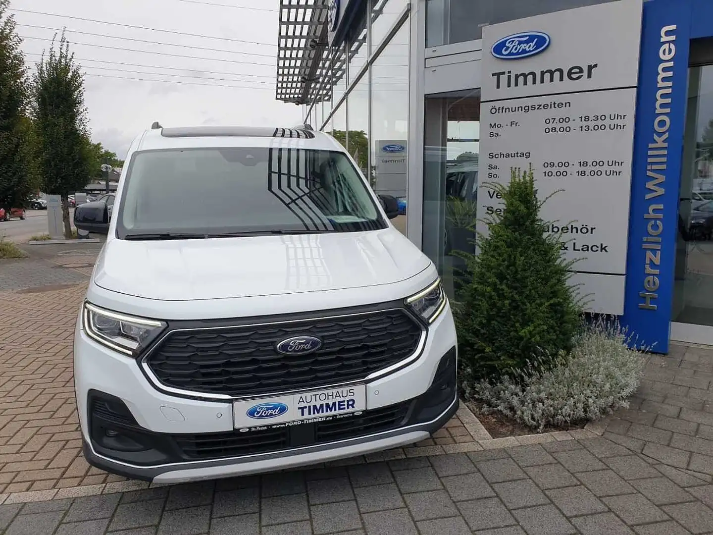 Ford Tourneo Connect L2 2.0 EcoBlue Aut. ACTIVE Weiß - 2