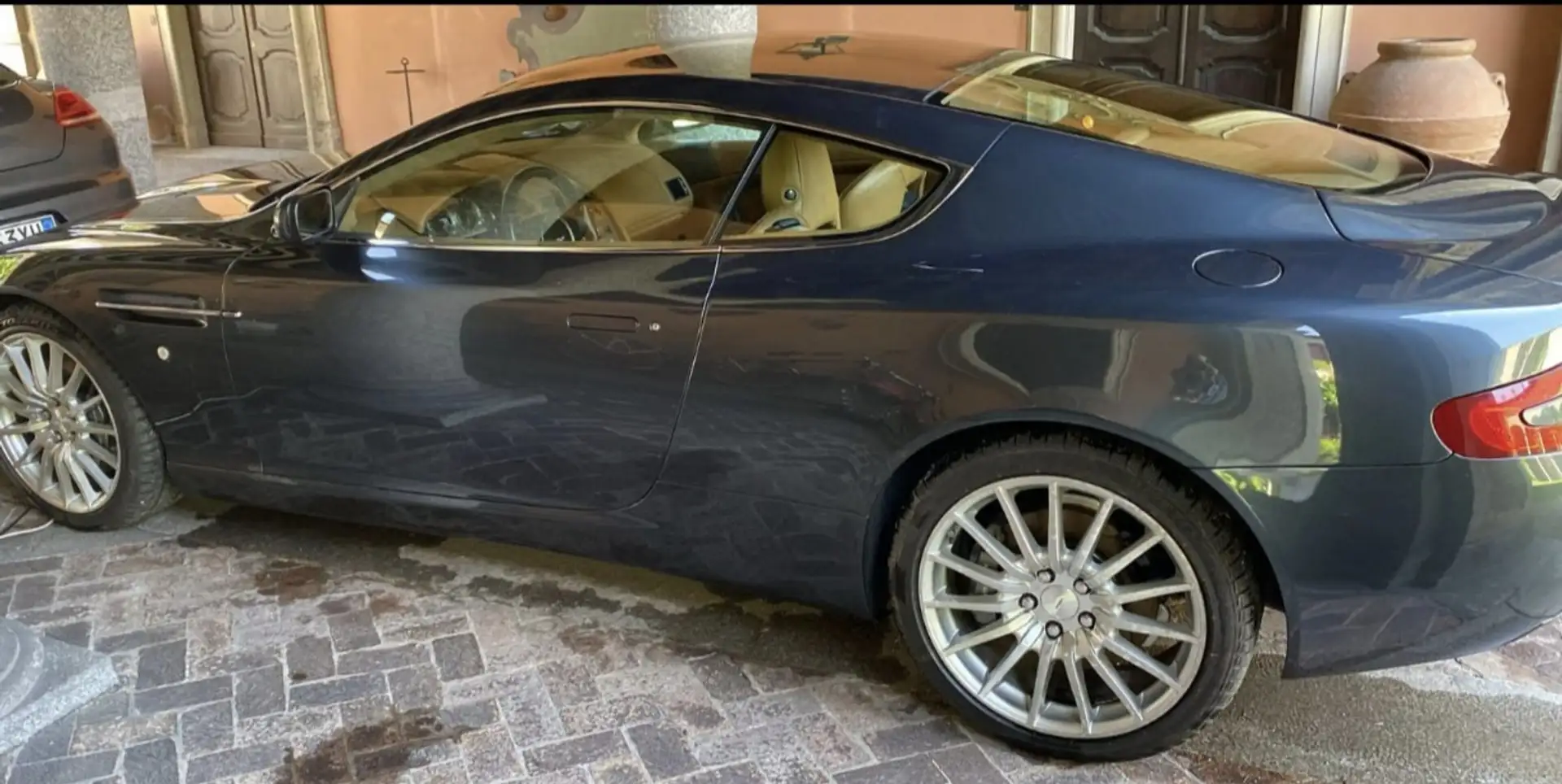 애스턴마틴 DB9 2008 네이비 사진 1
