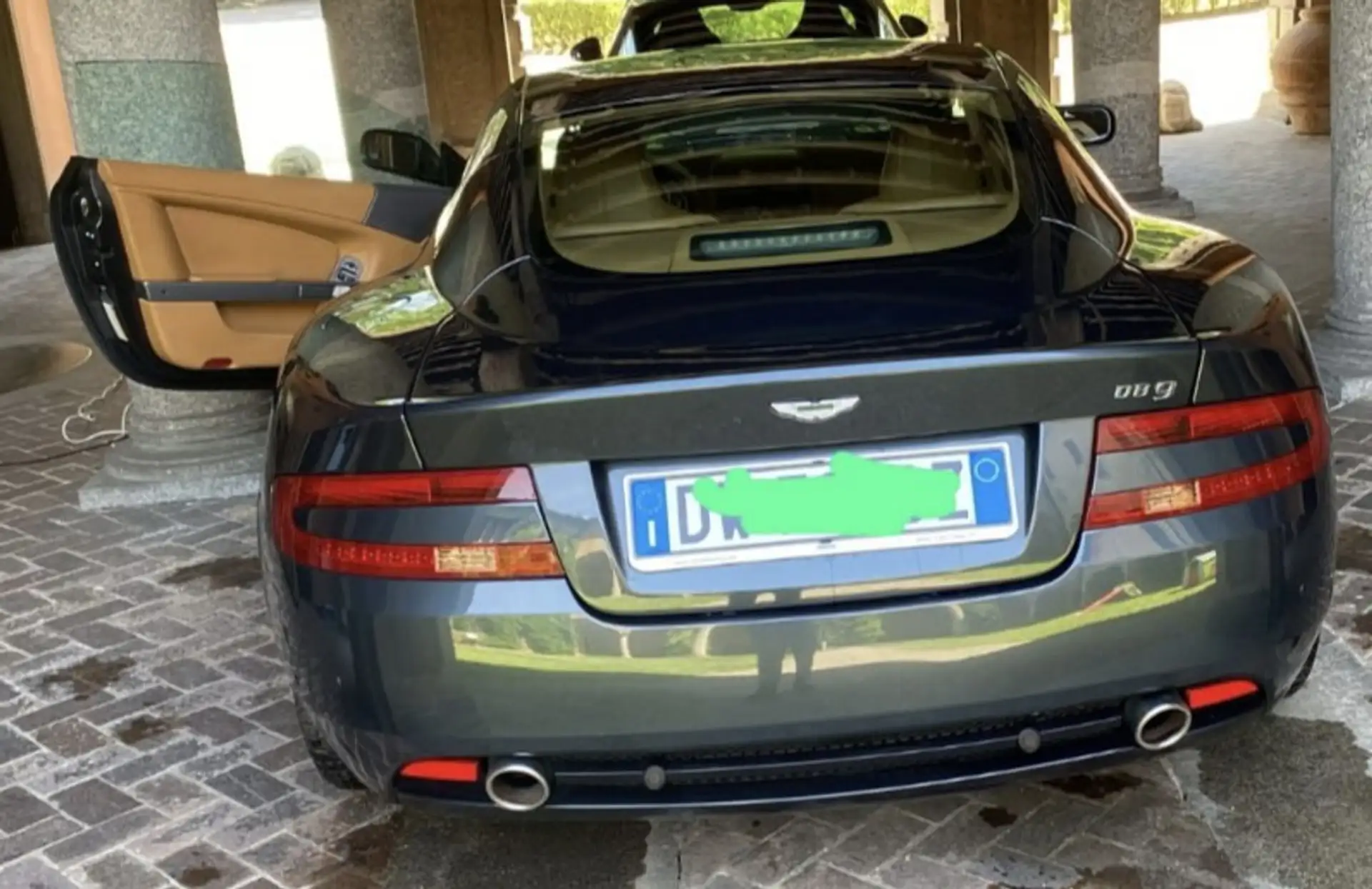 애스턴마틴 DB9 2008 네이비 사진 3