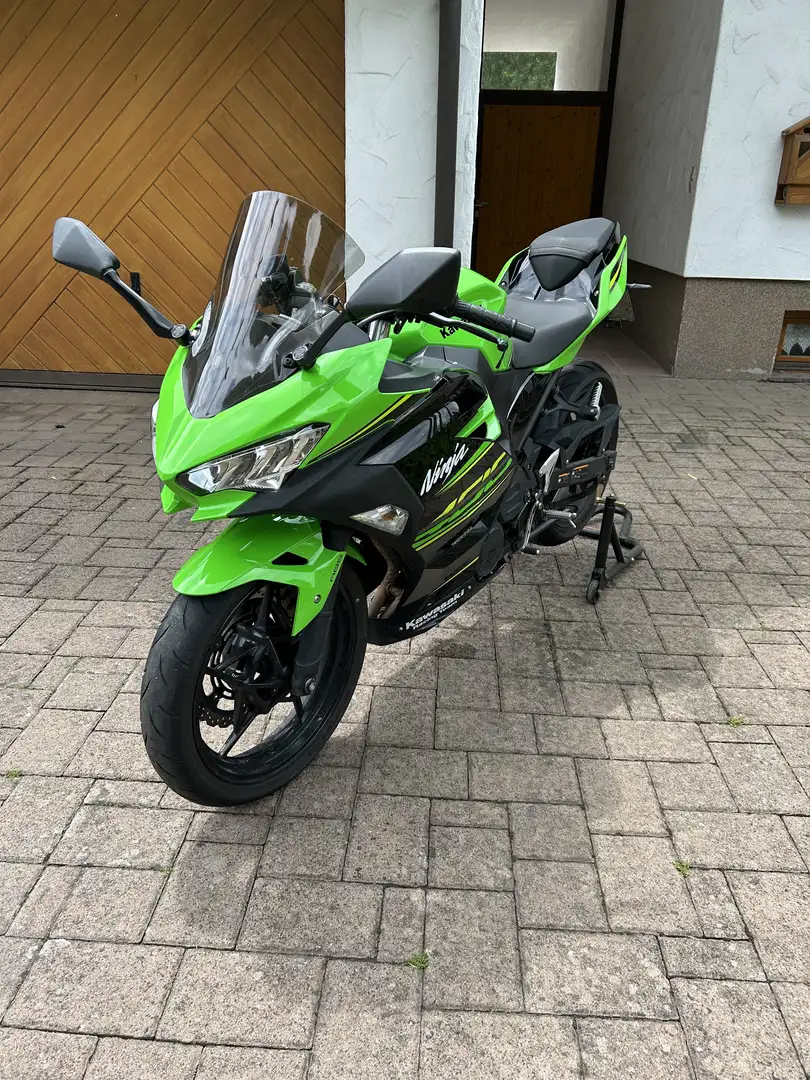 Kawasaki Ninja 400 KRT Edition Vert - 1