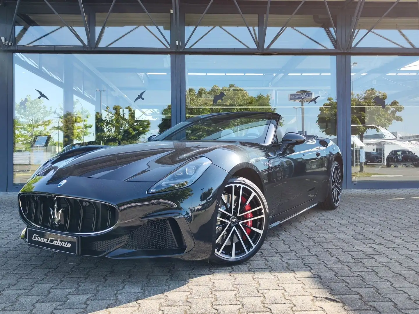 Maserati GranCabrio TROFEO Schwarz-Beige/ Sommerdeal Zwart - 1