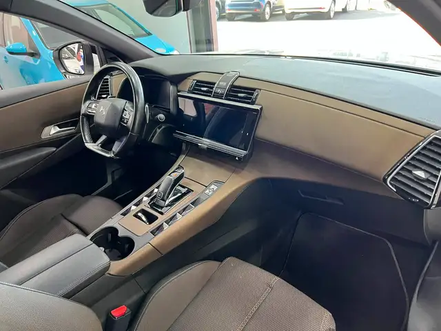 DS Automobiles DS 7 Crossback view 13