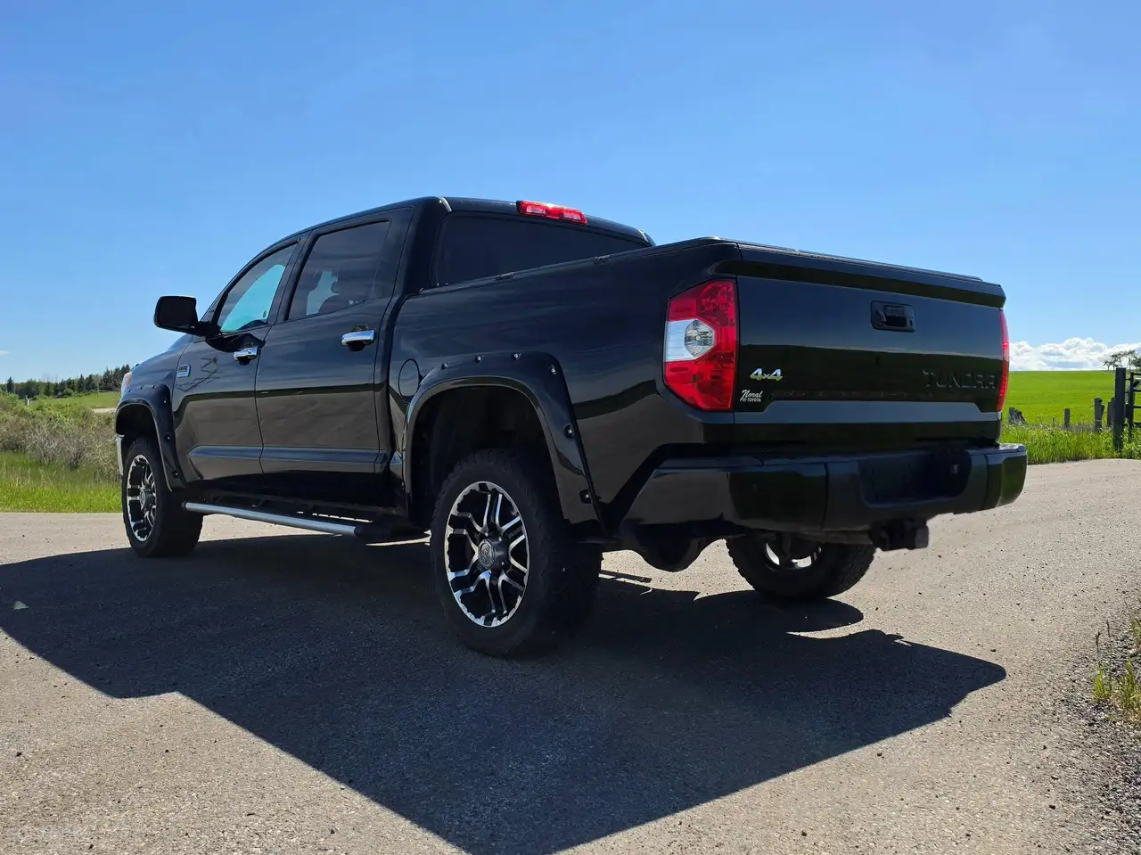 Toyota Tundra photo Toyota Tundra