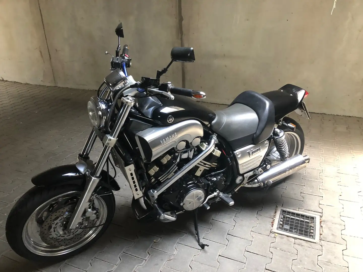 Yamaha Vmax 1200 Canada Negro - 1