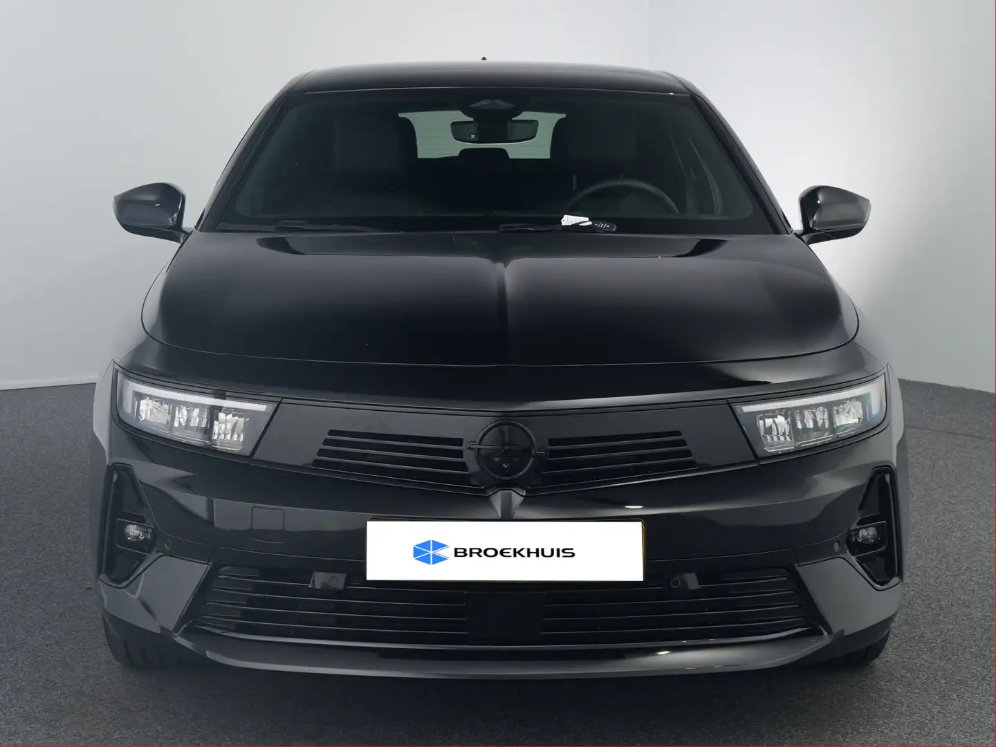 Opel Astra Sports Tourer 1.2 Turbo GS TREKHAAK | | Apple Carp Schwarz - 2