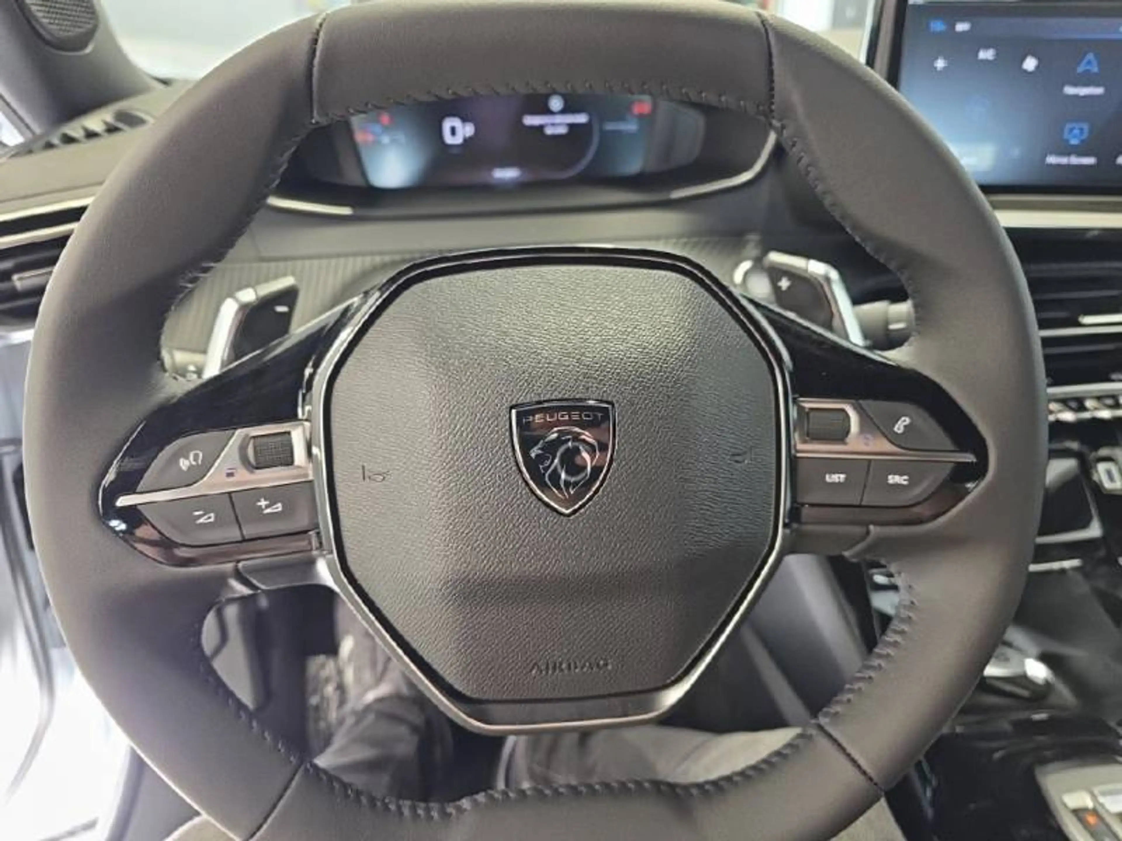 Peugeot 2008 2 1.2 HYBRID 145 e-DSC6 Allure — photo 12