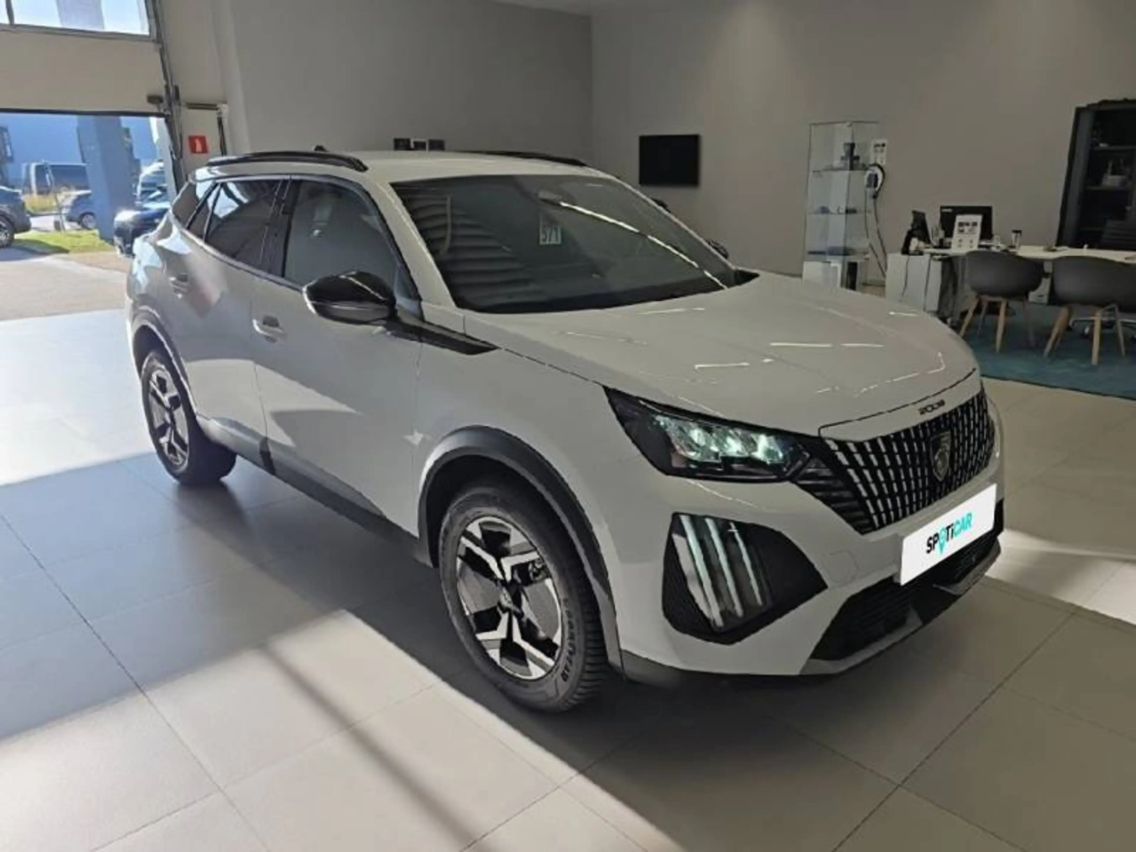Peugeot 2008 2 1.2 HYBRID 145 e-DSC6 Allure — photo 3