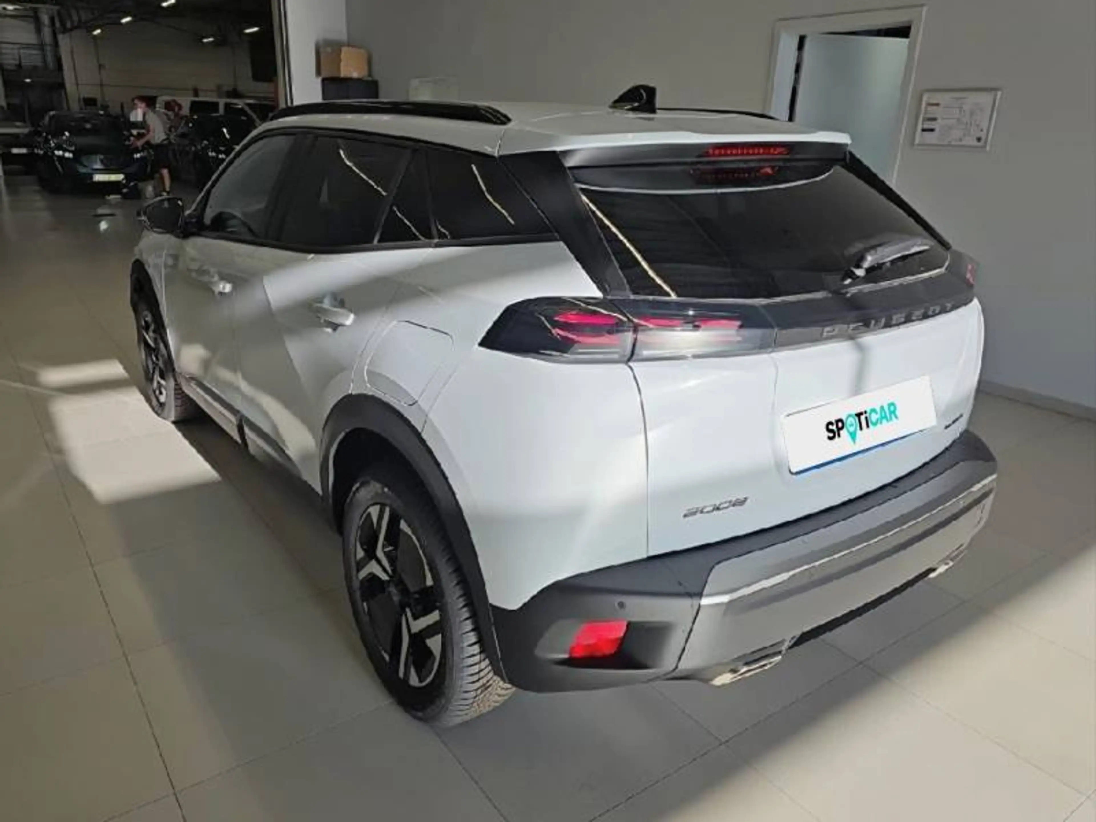 Peugeot 2008 2 1.2 HYBRID 145 e-DSC6 Allure — photo 7