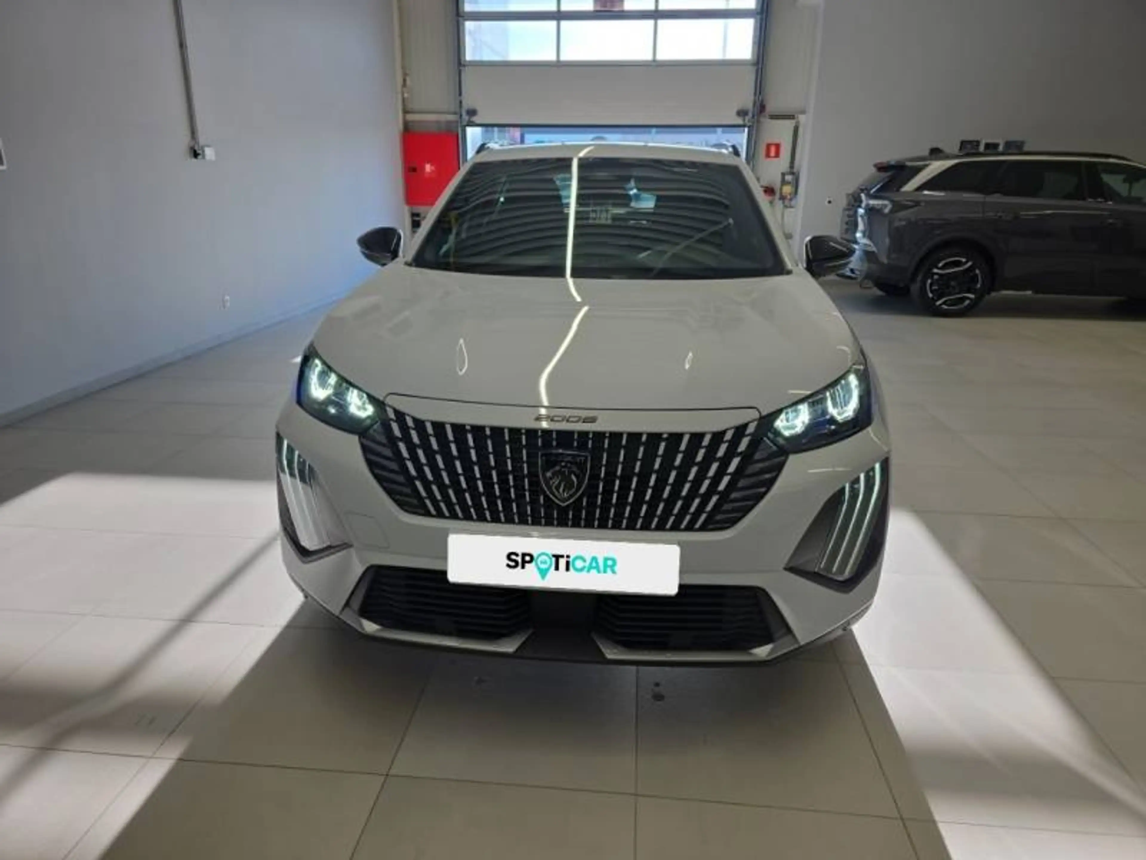Peugeot 2008 2 1.2 HYBRID 145 e-DSC6 Allure — photo 2