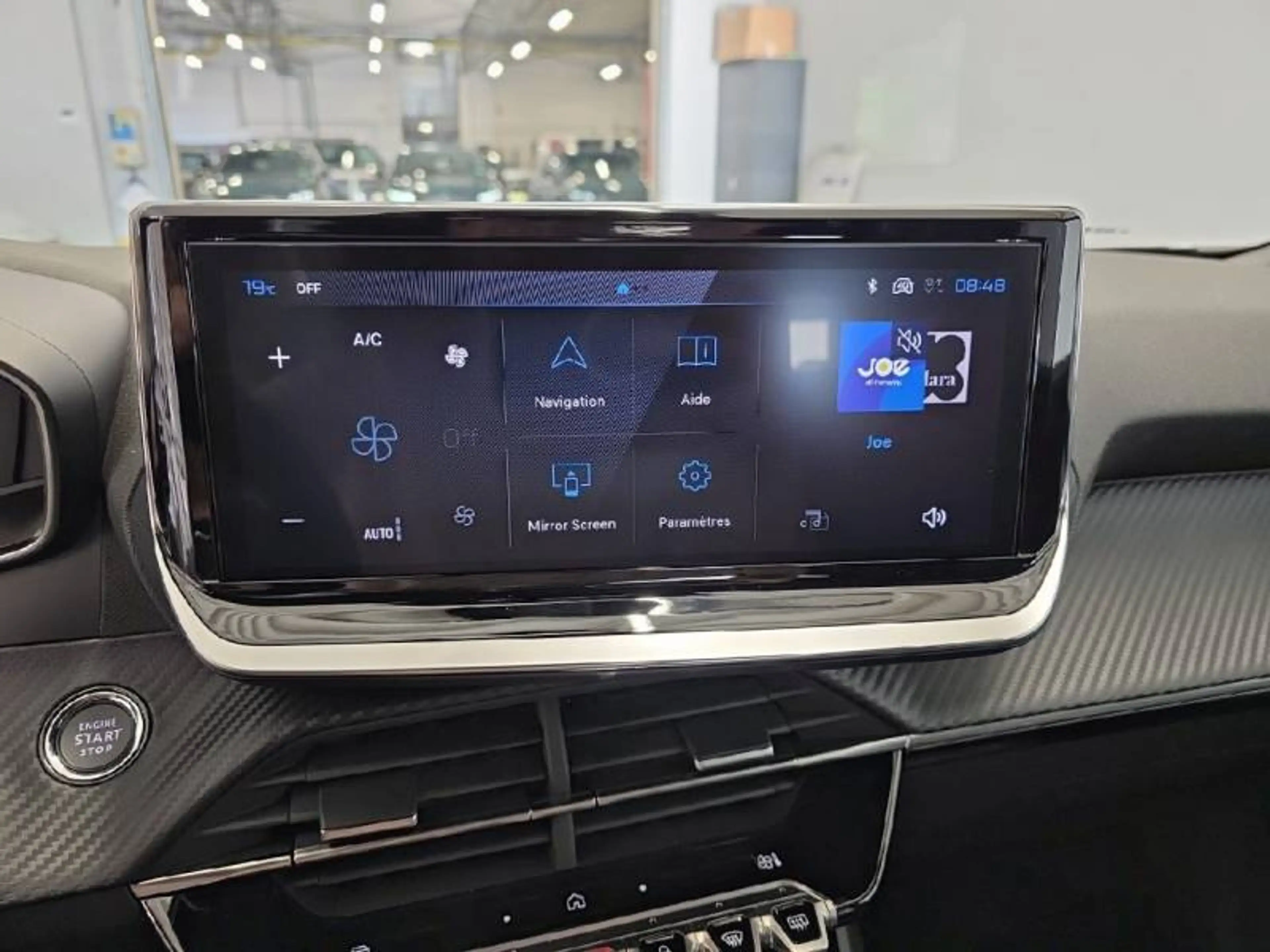 Peugeot 2008 2 1.2 HYBRID 145 e-DSC6 Allure — photo 14