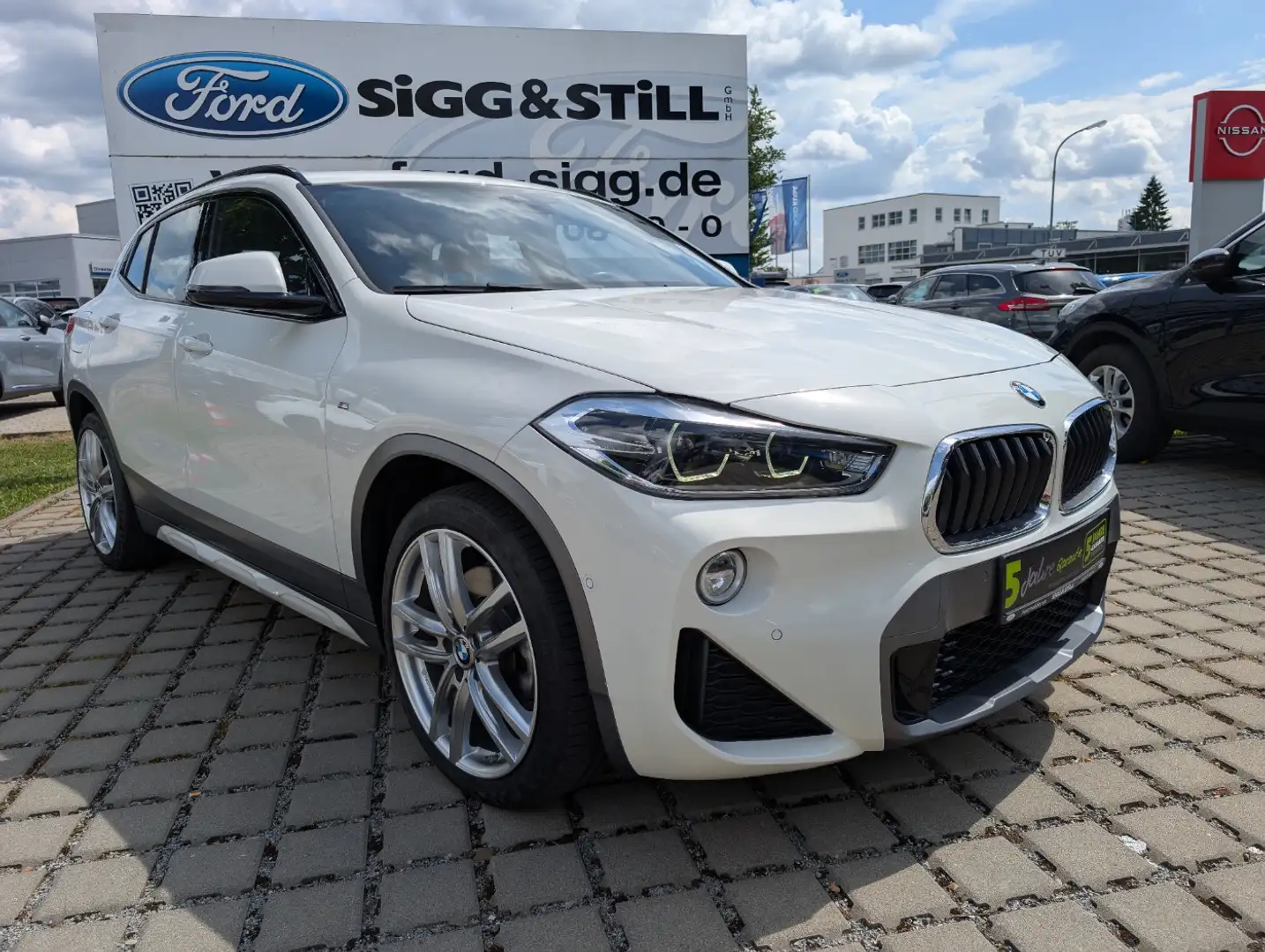 BMW X2 xDrive 20i M-Sport AHK*PANO*LED*NAV*HUD*CAM*SHZ Alb - 2