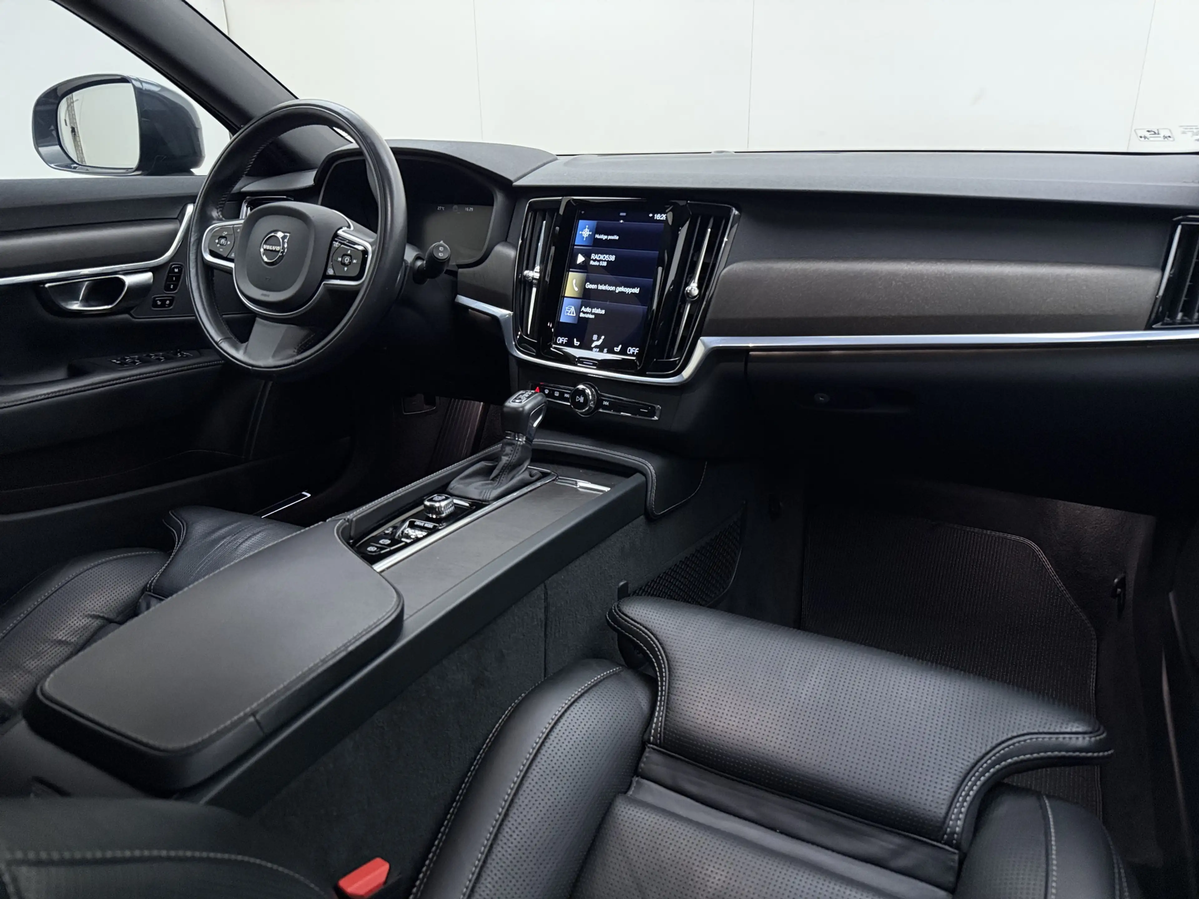 Volvo V90 Cross Country T5 251pk AWD Pro / Geventileerde stoelen / 360 gra — photo 10