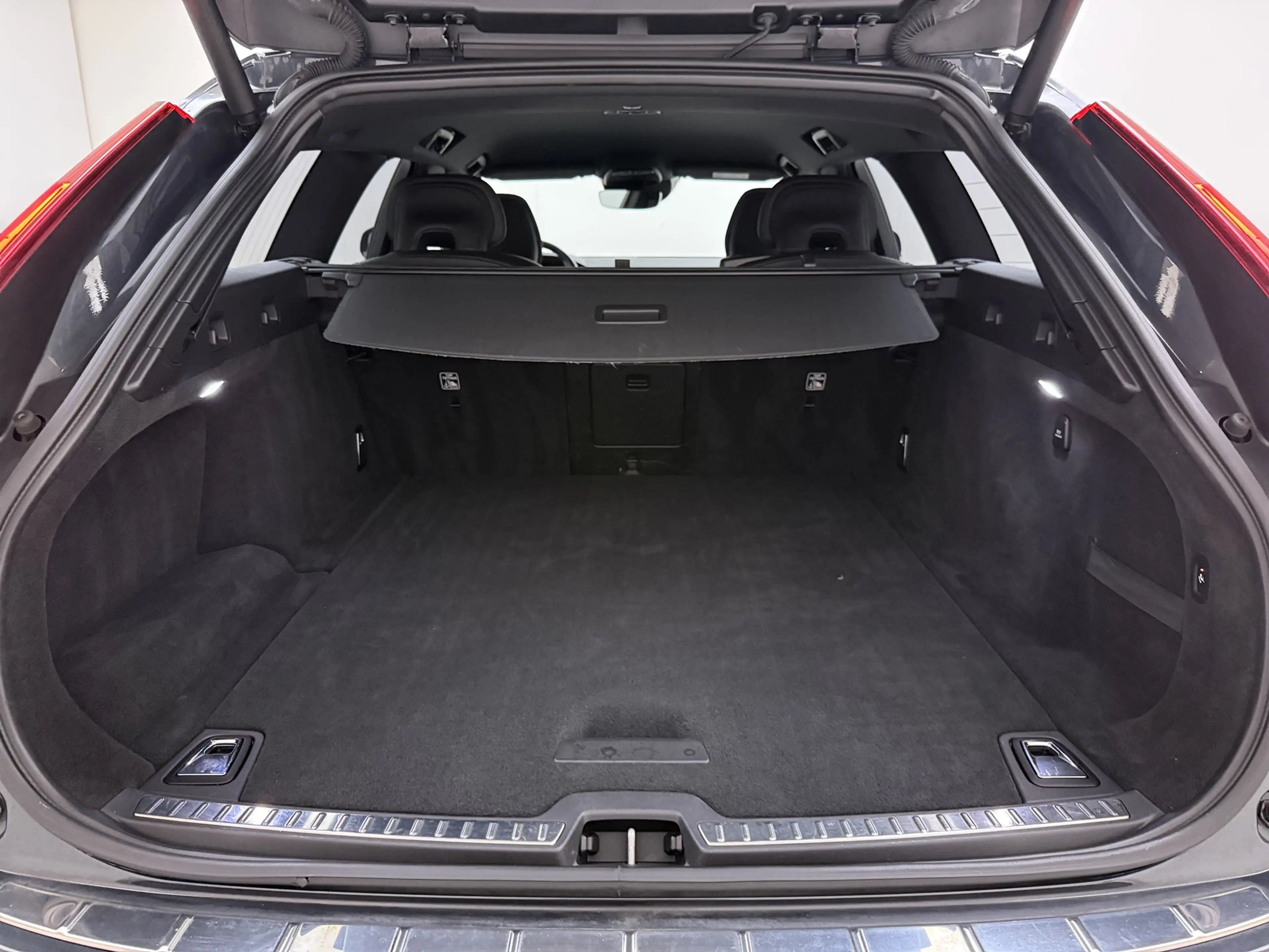 Volvo V90 Cross Country T5 251pk AWD Pro / Geventileerde stoelen / 360 gra — photo 8