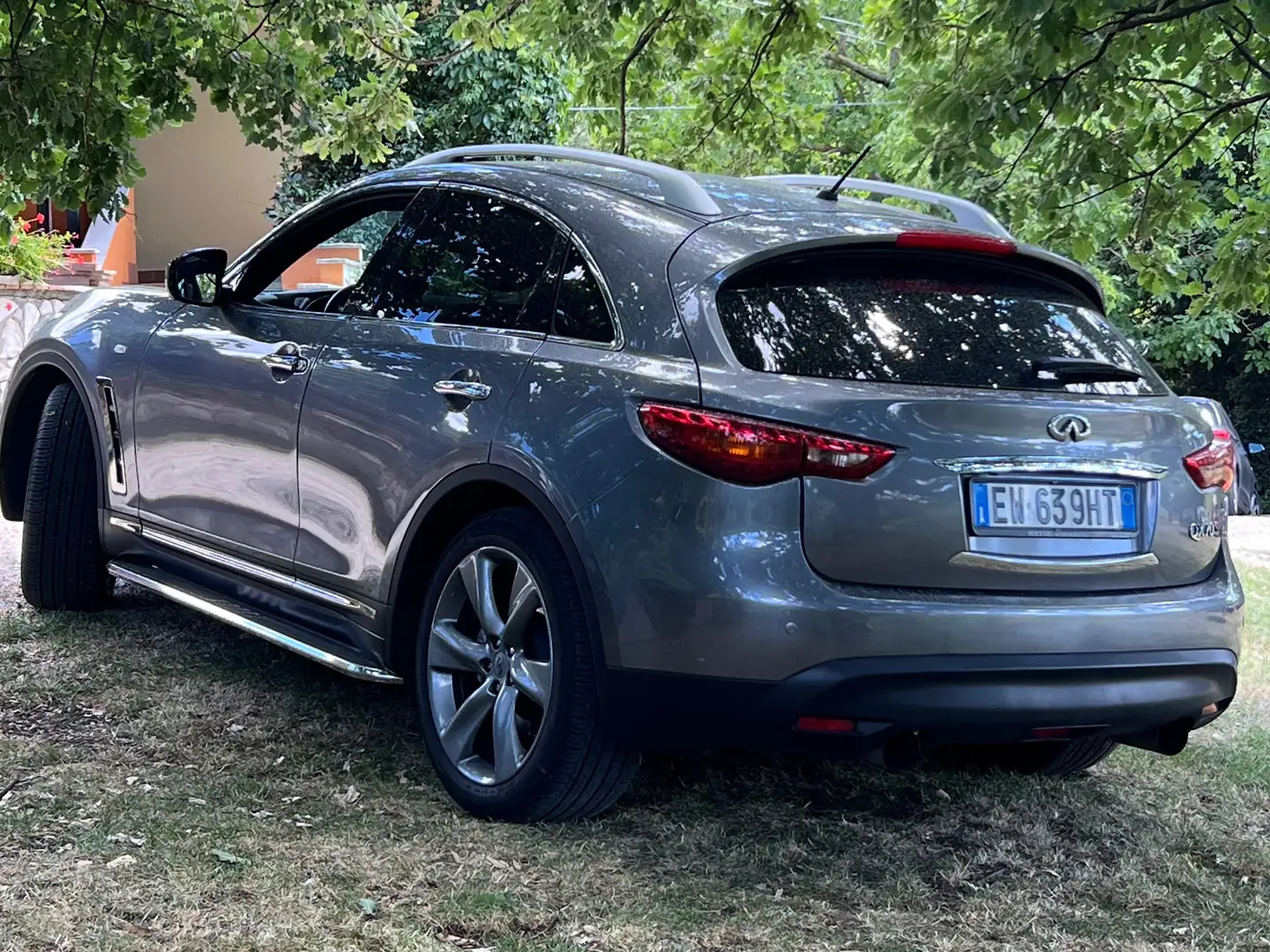 Infiniti QX70 QX70 (FX) QX70 (FX) 3.0d V6 S auto FL Šedá - 2