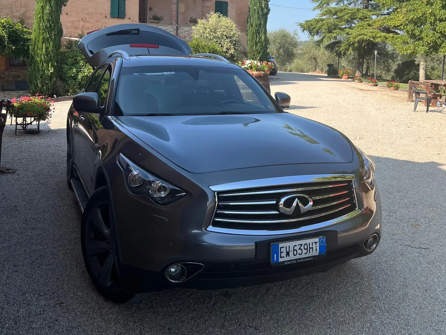 Infiniti QX70 QX70 (FX) QX70 (FX) 3.0d V6 S auto FL Šedá - 1