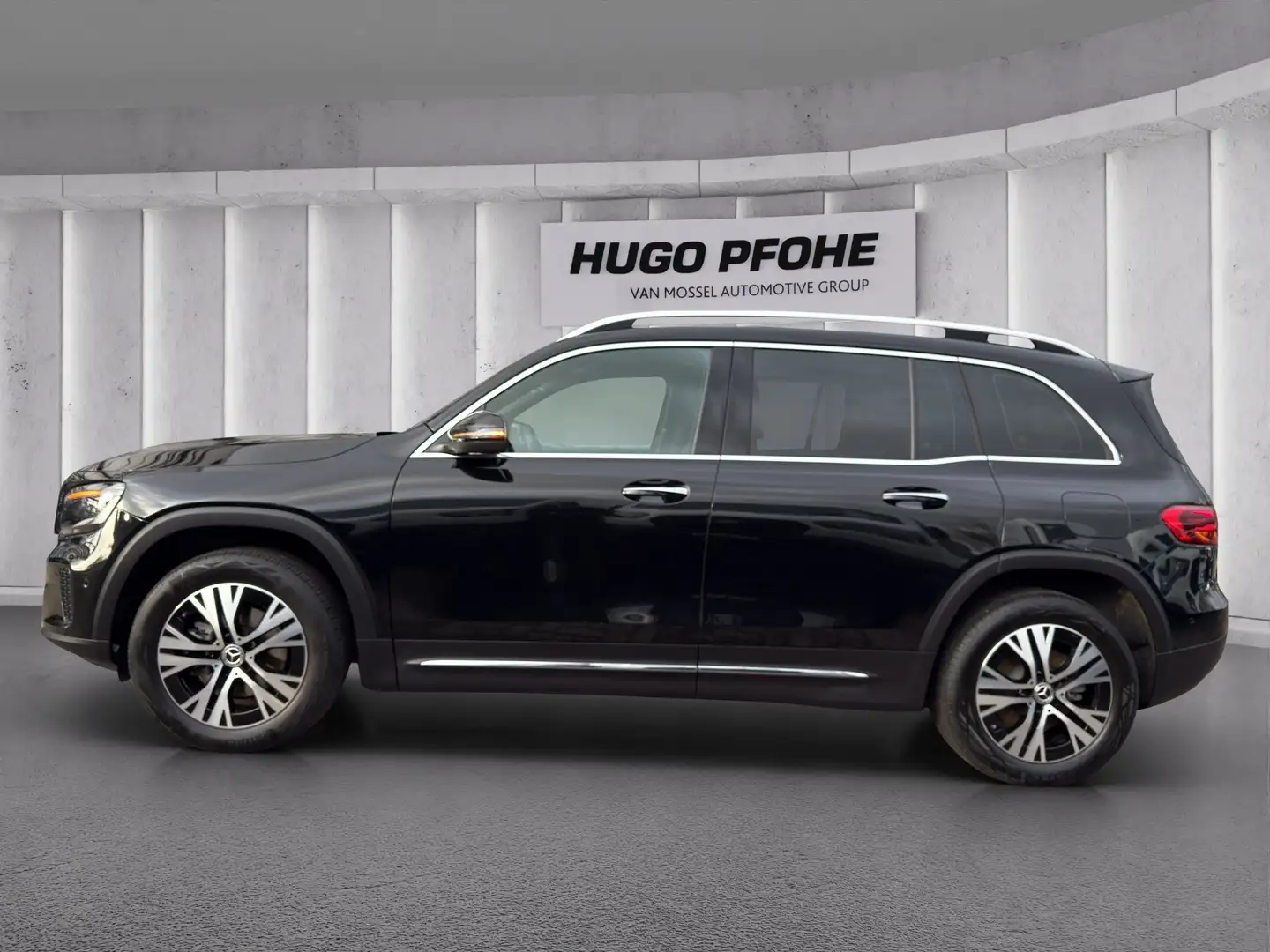 Mercedes-Benz GLB 200 Progressive Schwarz - 2