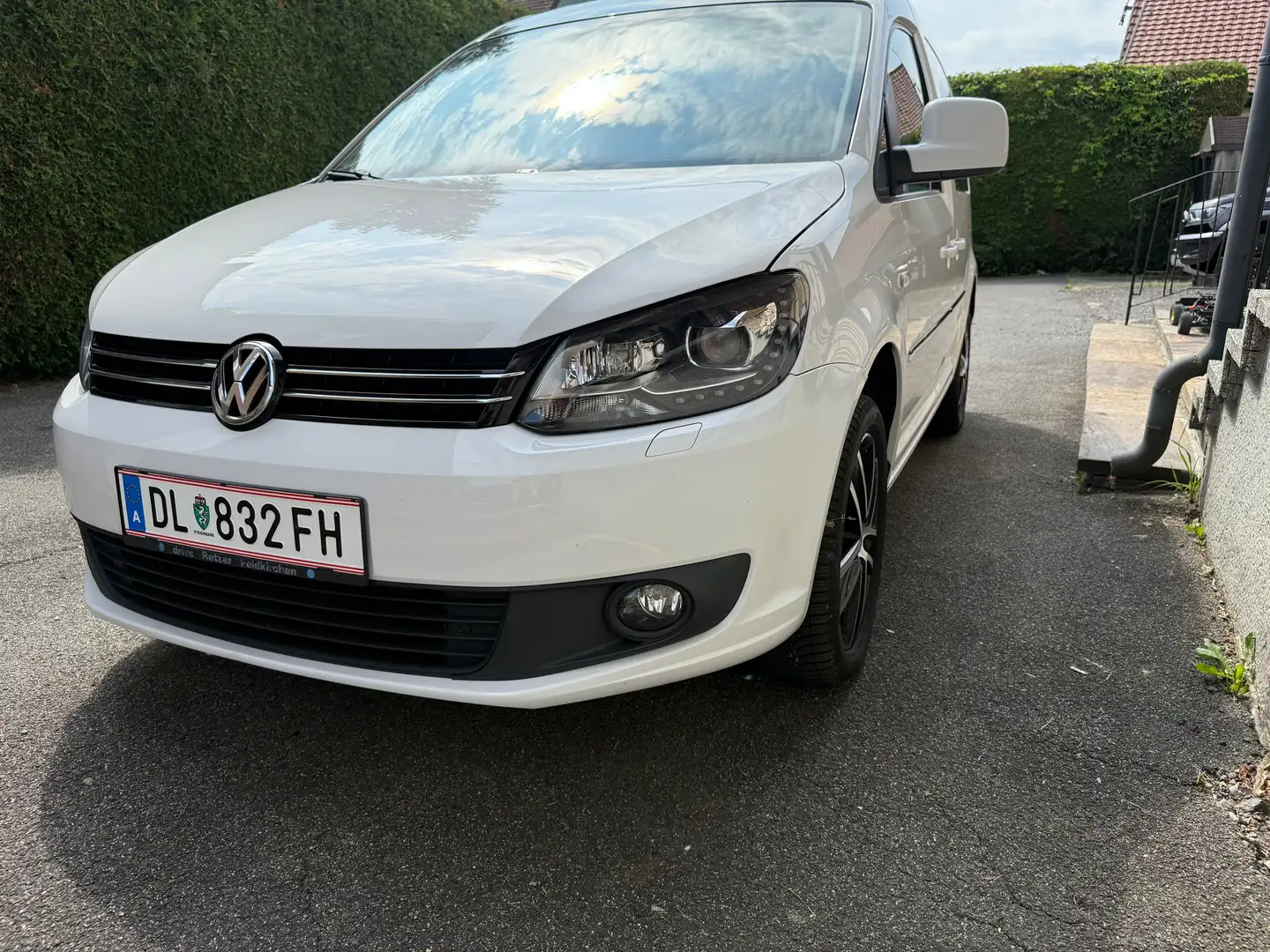Volkswagen Caddy Kombi Edition 30 1,6 TDI BMT DPF Weiß - 1