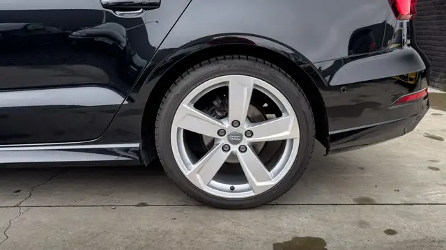 Audi A3 view 9
