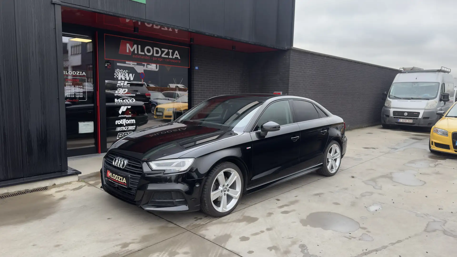 Audi A3 30TFSI Limo / DSG / PANO / MATRIX / VIRT. COCKPIT Schwarz - 1