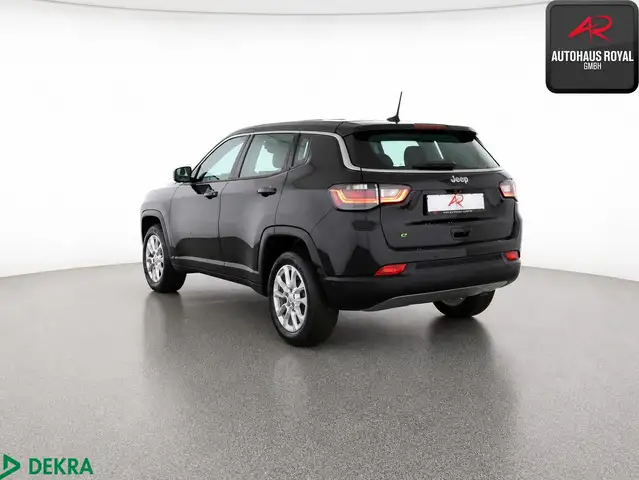 Jeep Compass view 3
