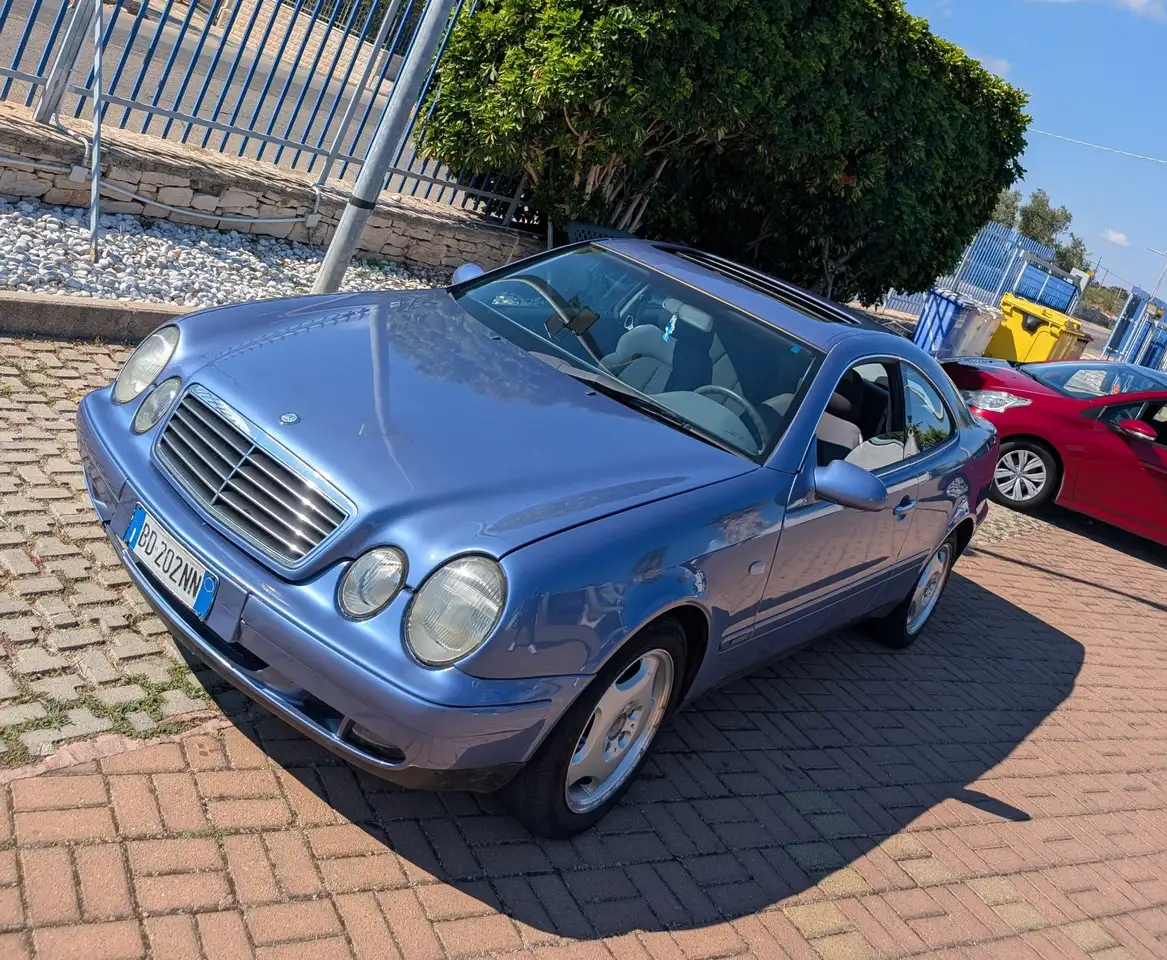 Mercedes-Benz 230