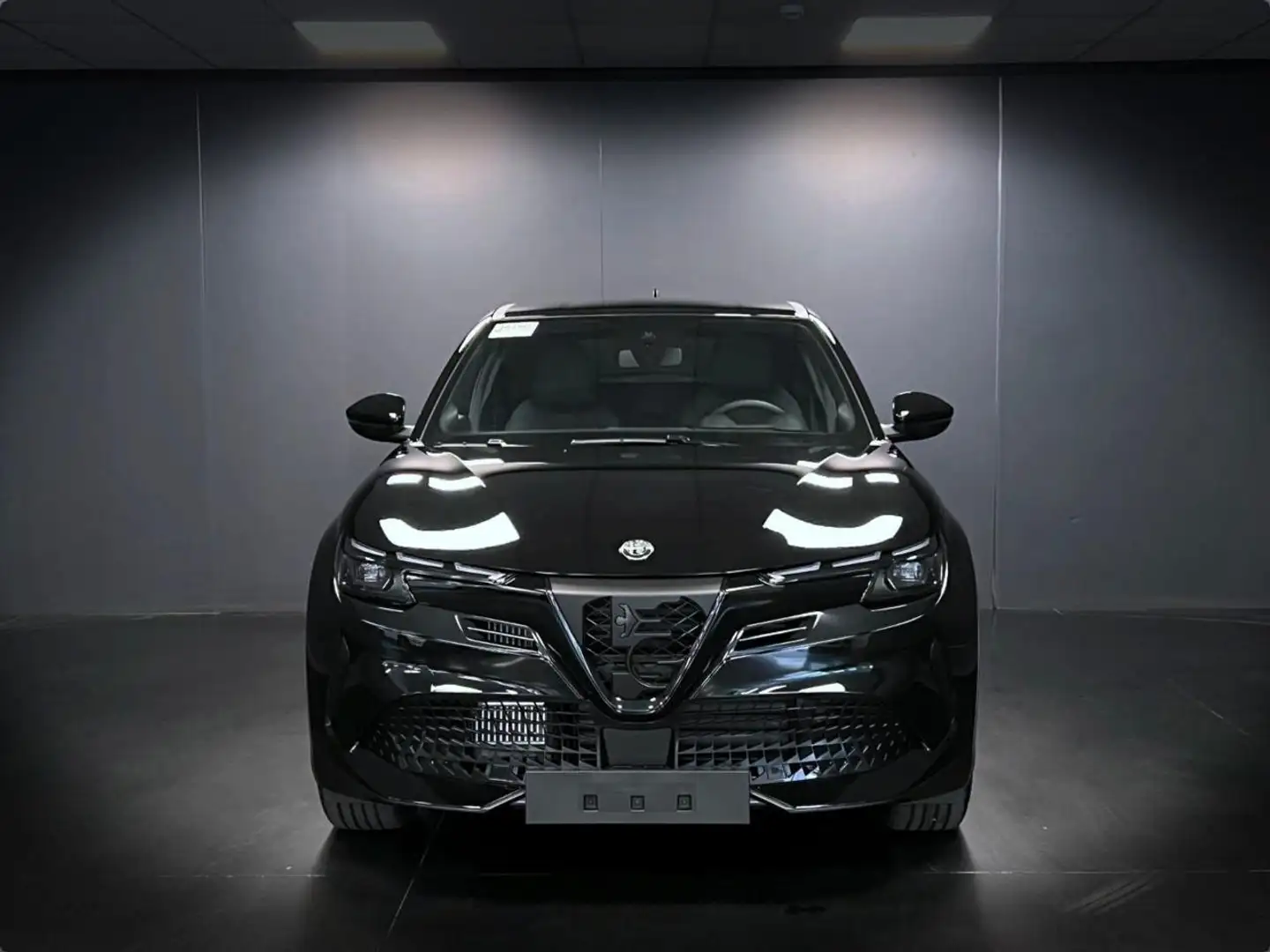 Alfa Romeo Junior 1.2 Hybrid eDCT6 Speciale Nero - 2