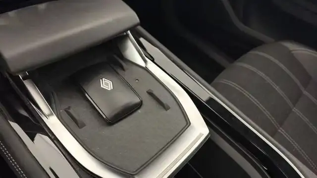 Renault Austral view 7