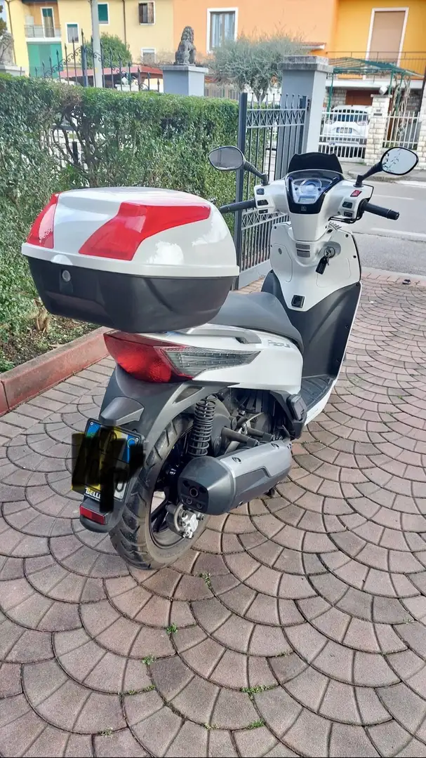 Kymco People GT300i - 2