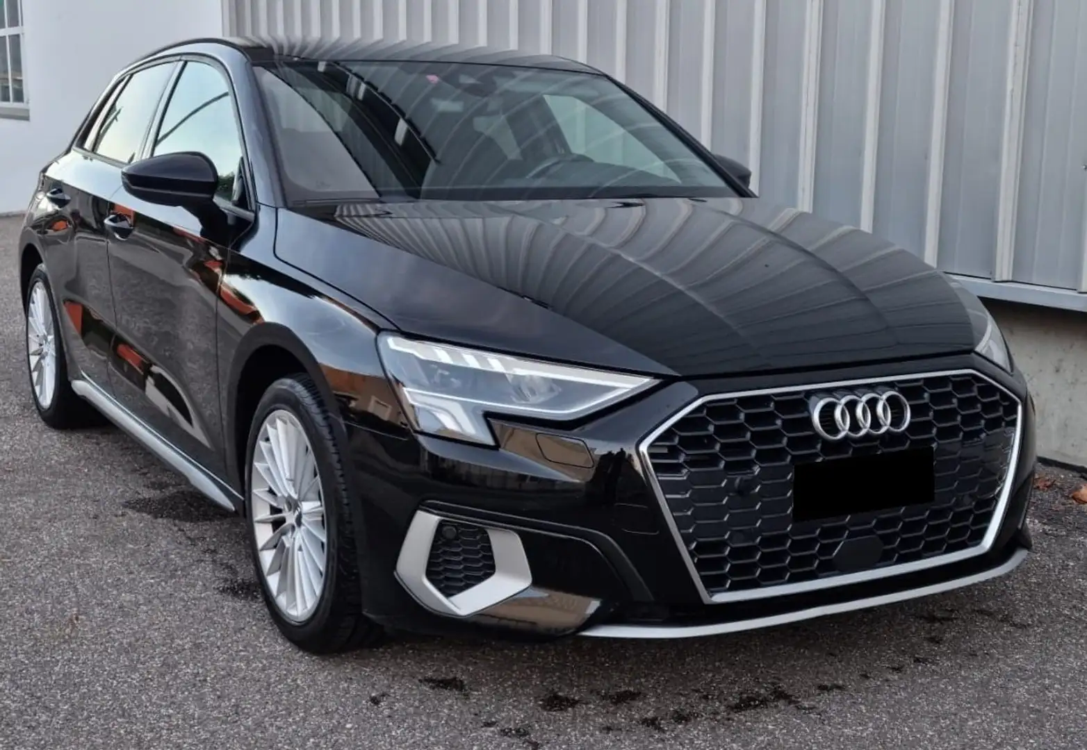 Audi A3 A3 1.5 Sport Schwarz - 1