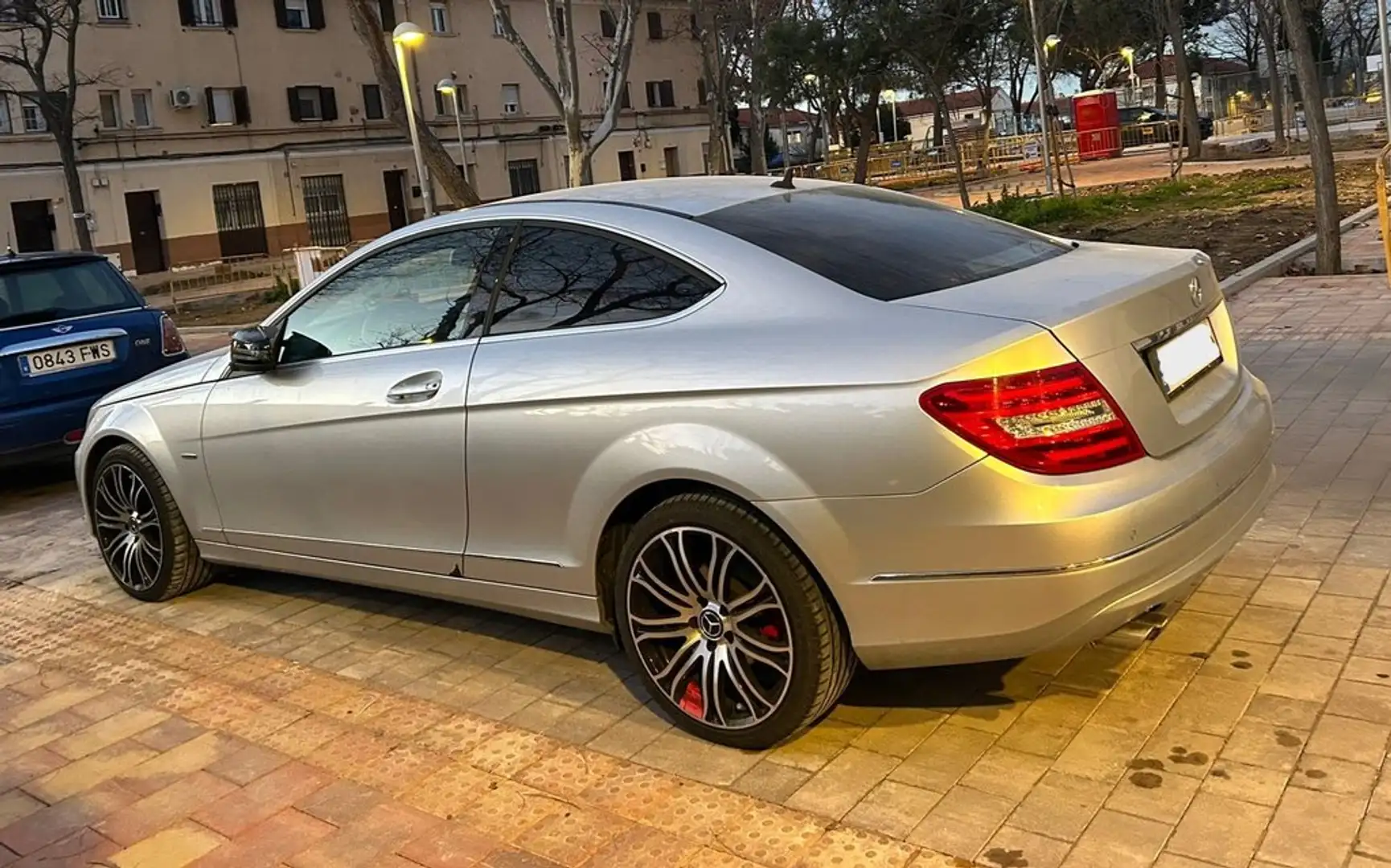Mercedes-Benz C 180 Blue Efficiency Coupé Gris - 2