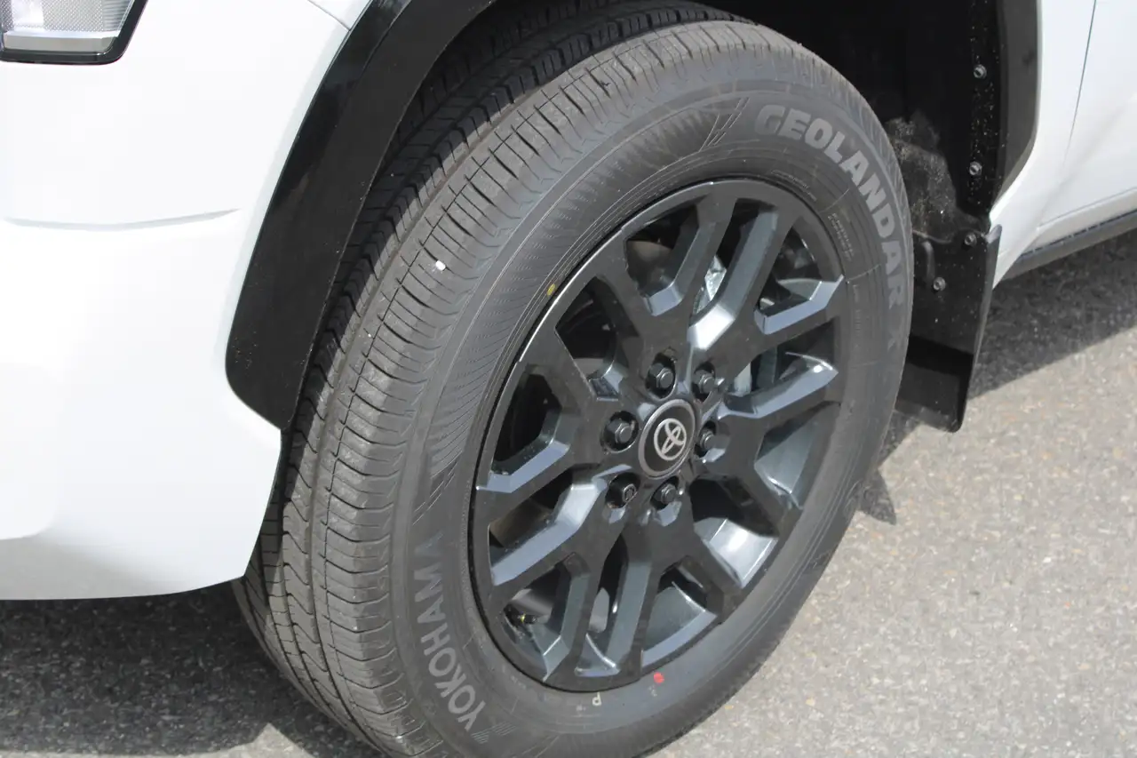 Toyota Tundra снимка Toyota Tundra