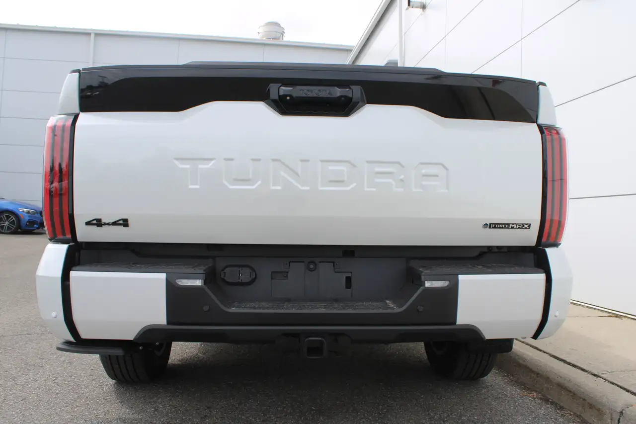 Toyota Tundra снимка Toyota Tundra